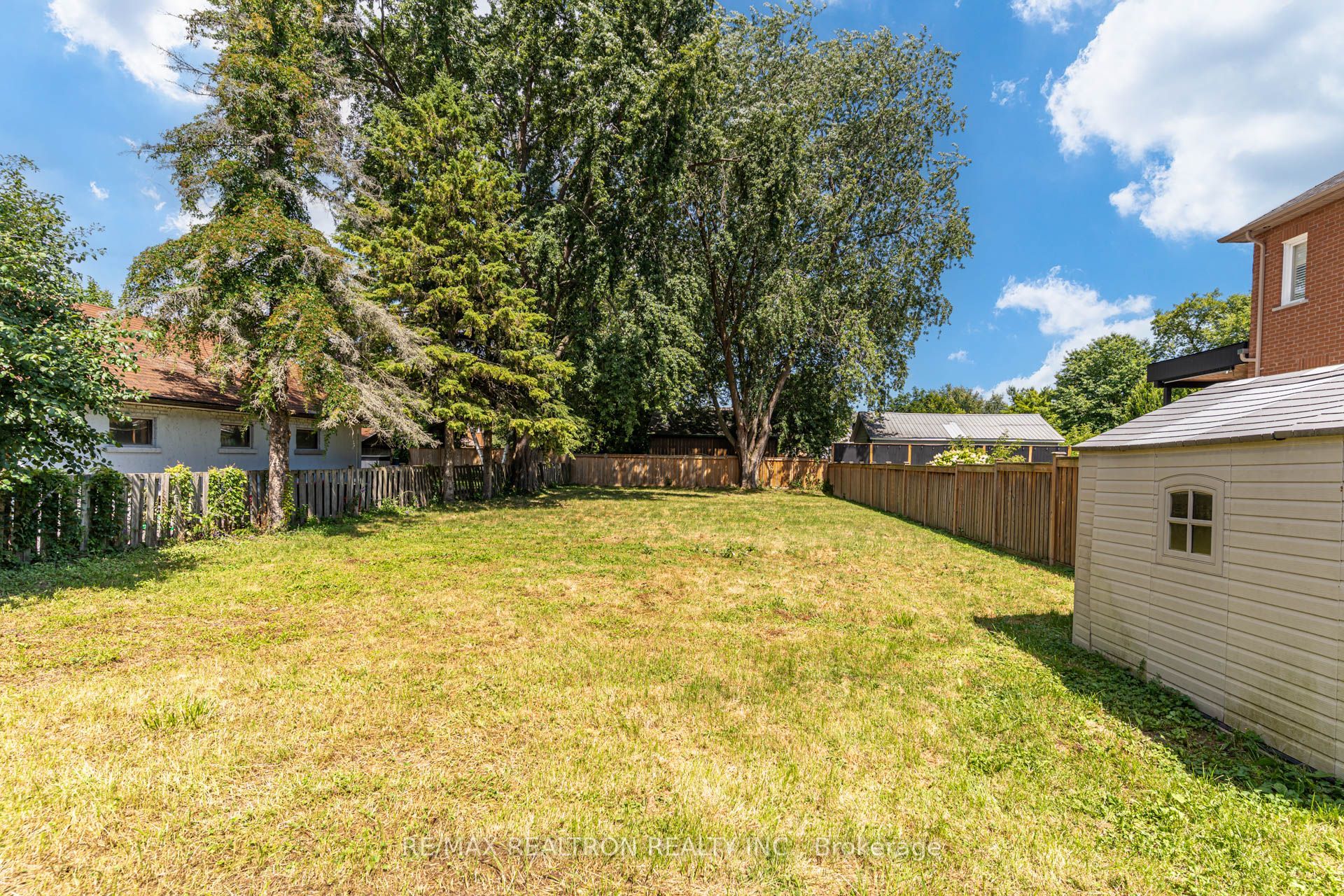 913 Pickering Beach Road Property Photo 45
