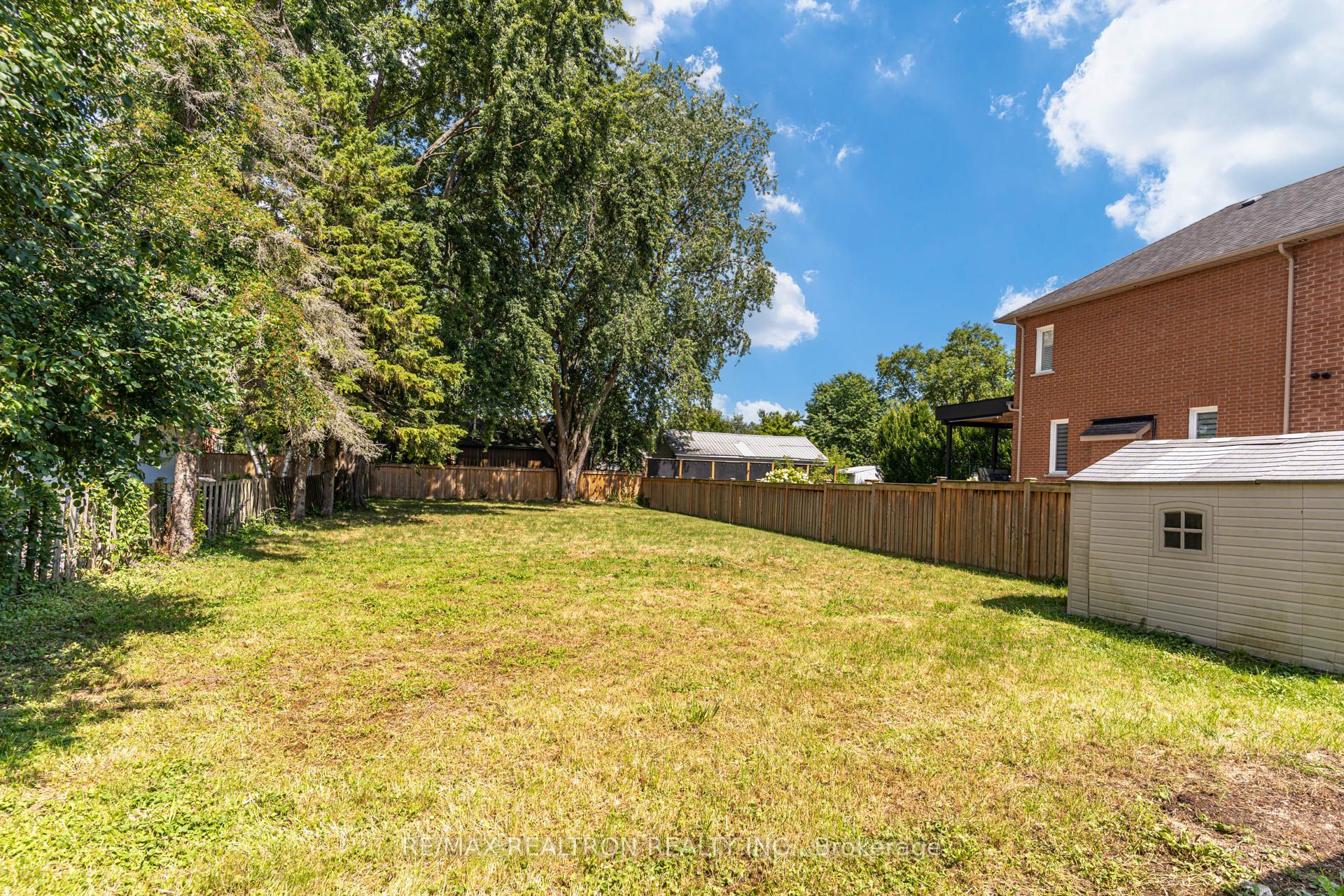 913 Pickering Beach Road Property Photo 47