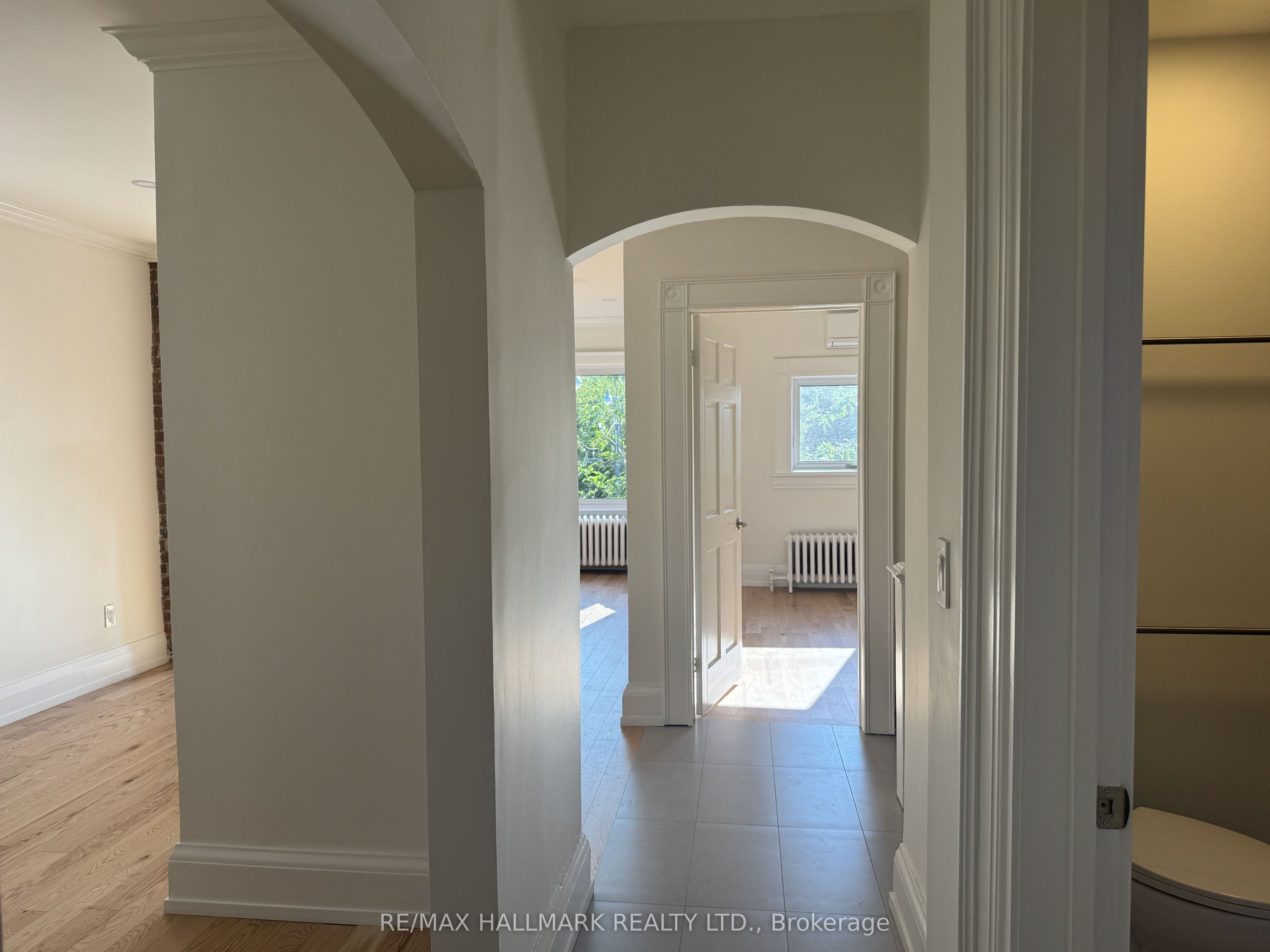 553 Broadview Avenue Upper Property Photo 11