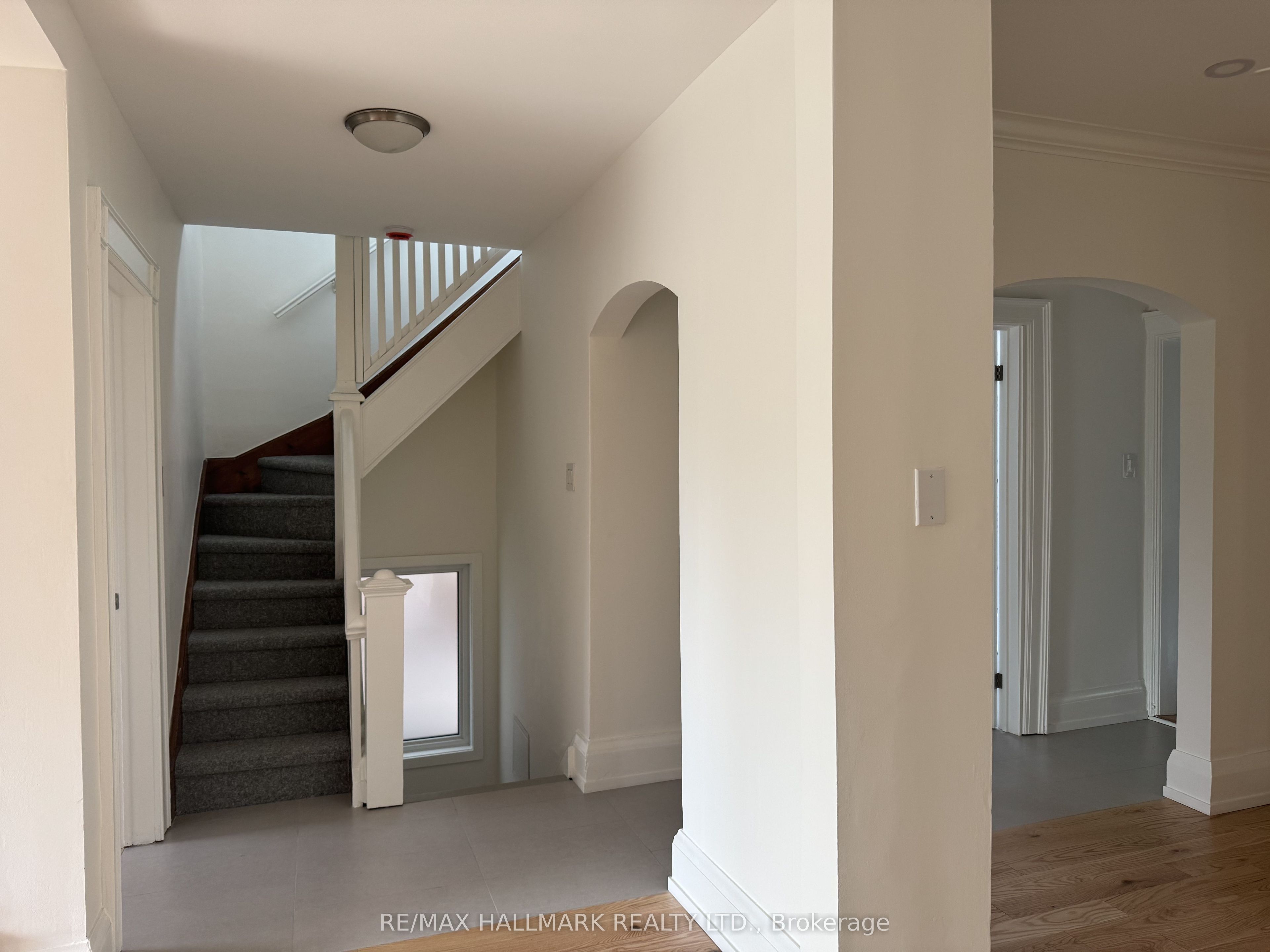 553 Broadview Avenue Upper Property Photo 22