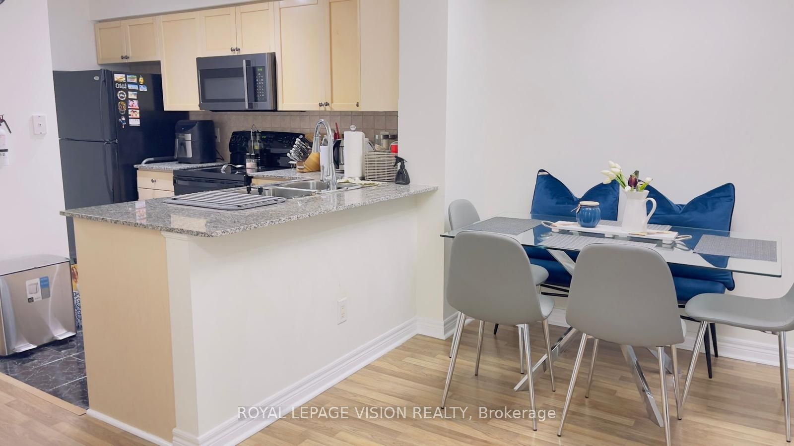 83 Borough Drive 1410 Property Photo 3