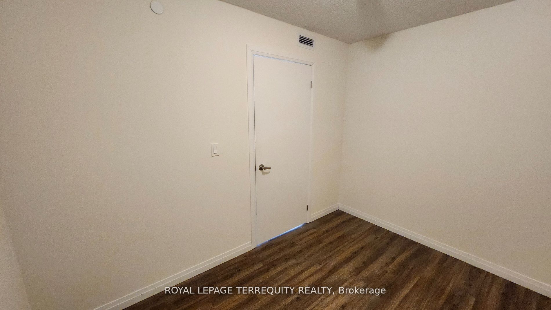2152 Lawrence Avenue E 1207 Property Photo 7