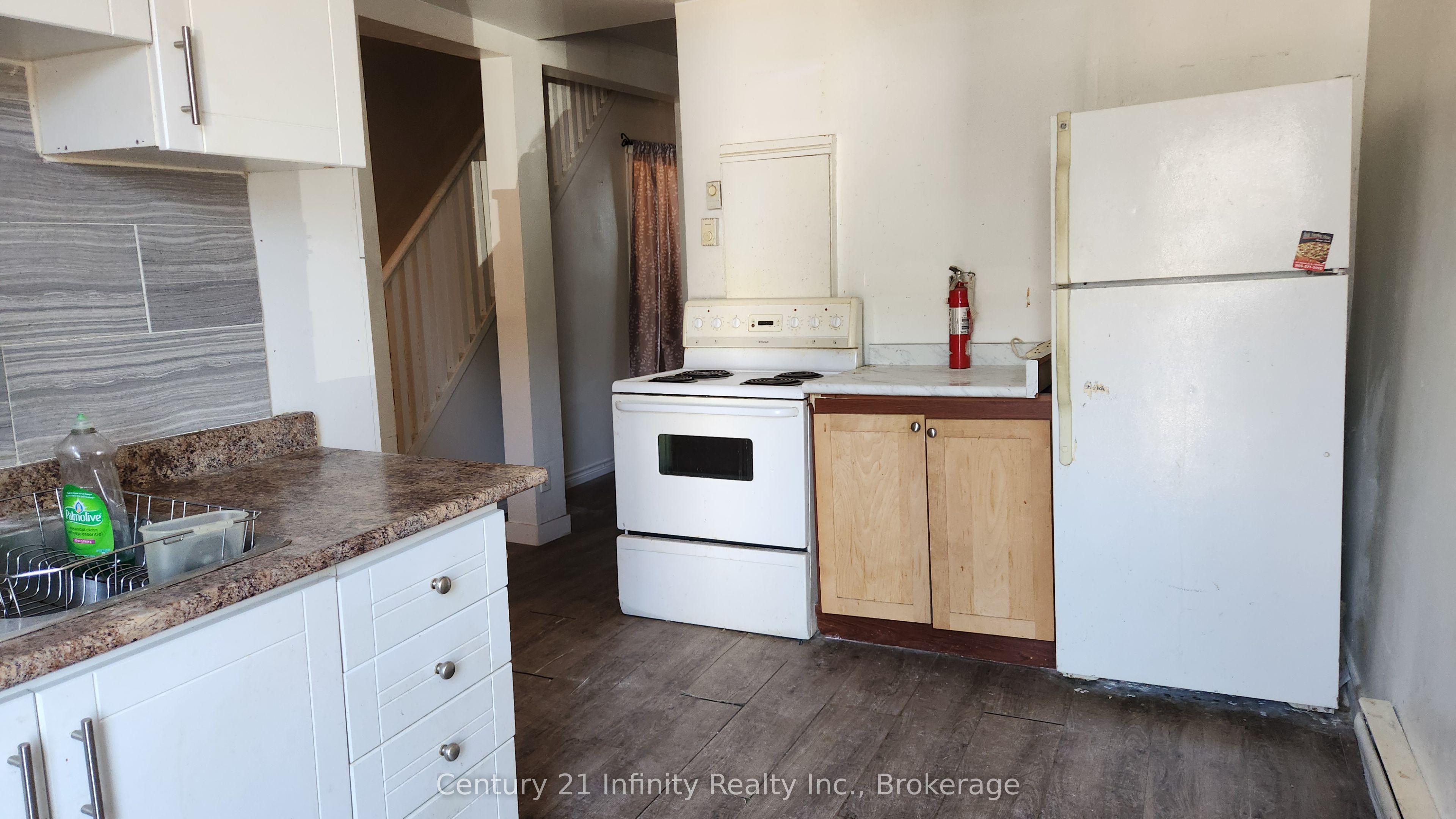 134 Simcoe Street S 2 Property Photo 1