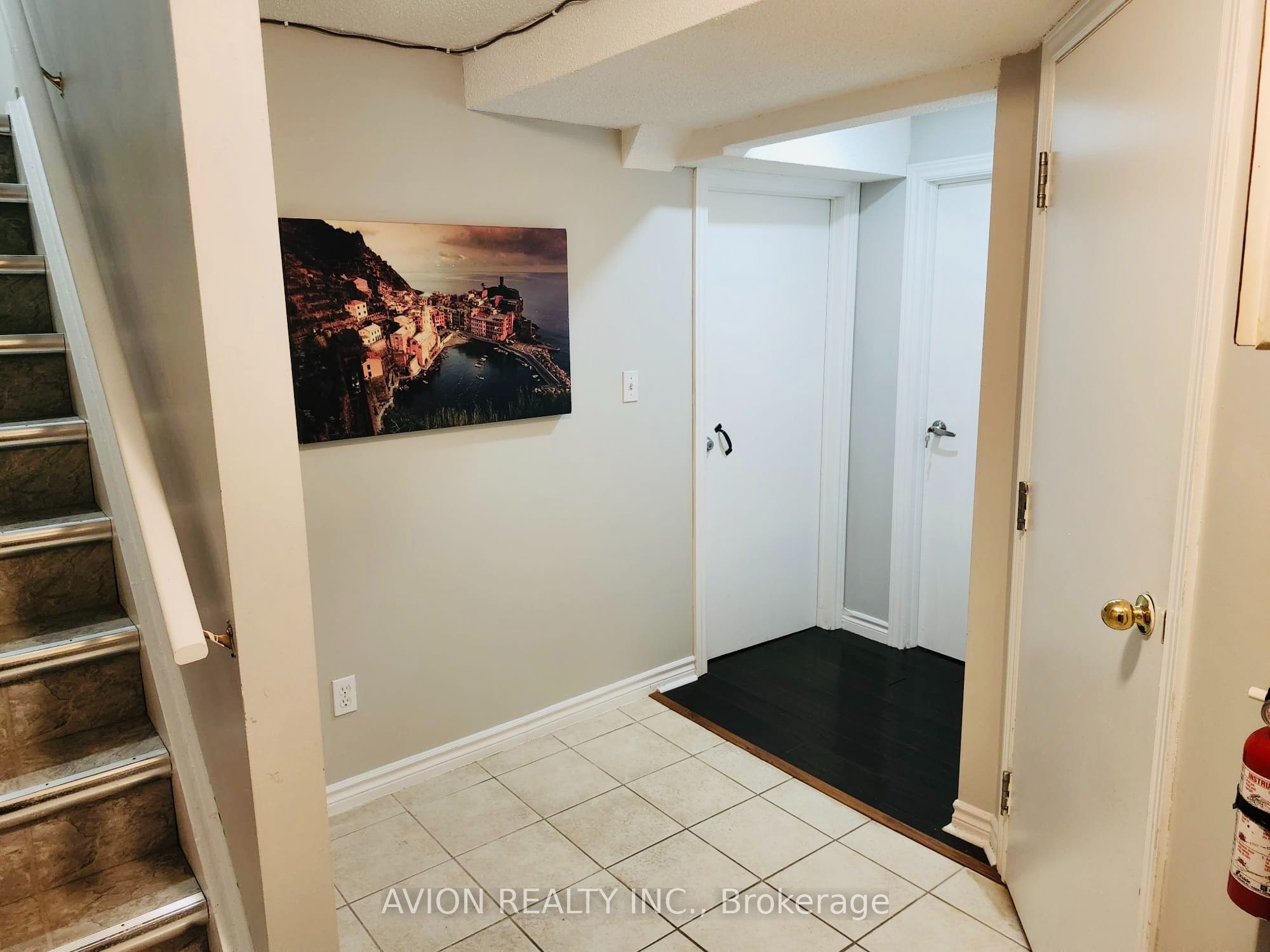 15 Saintsbury Square Basement Property Photo 8