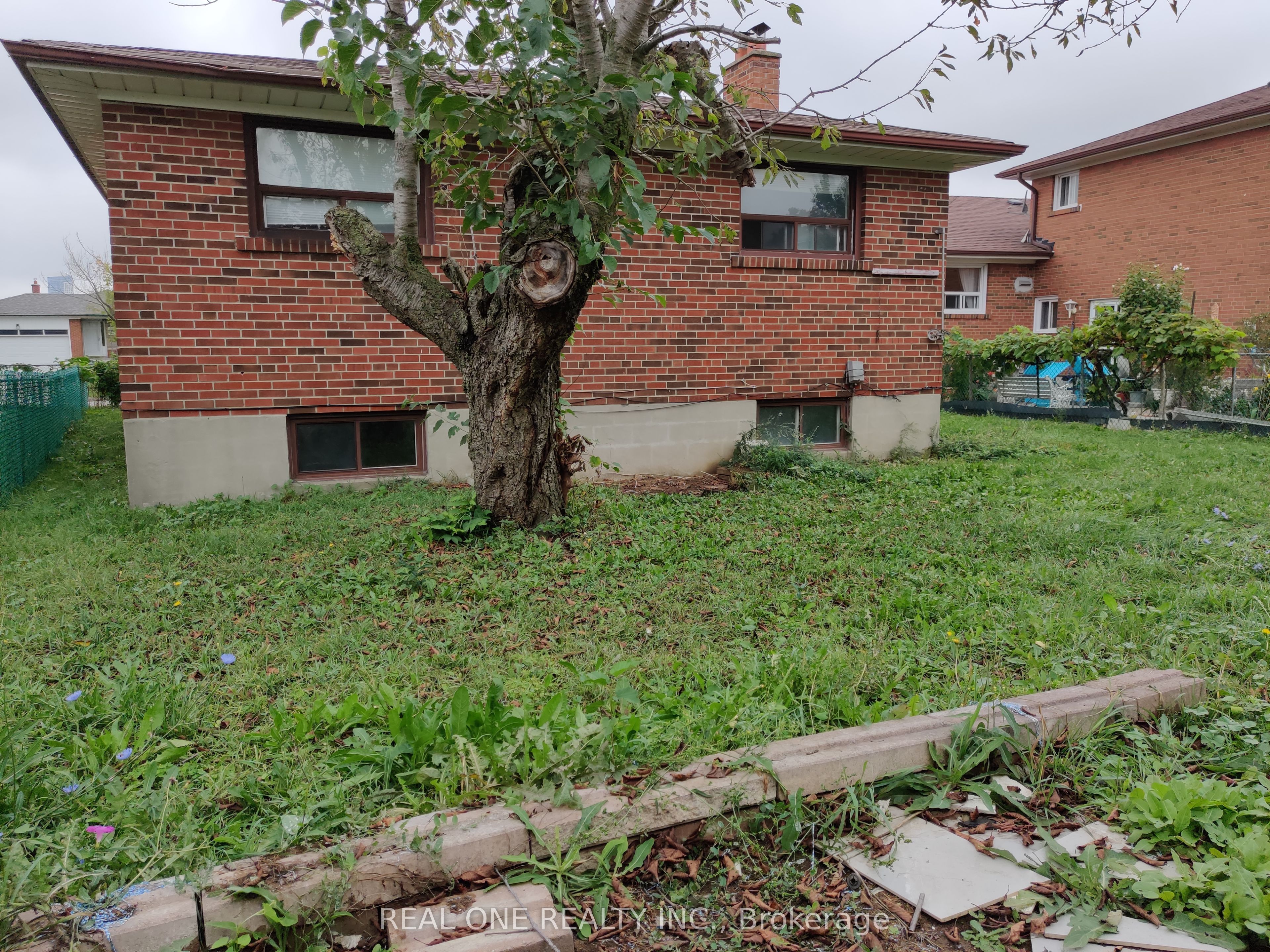 49 Corinthian Boulevard Basement Property Photo 4