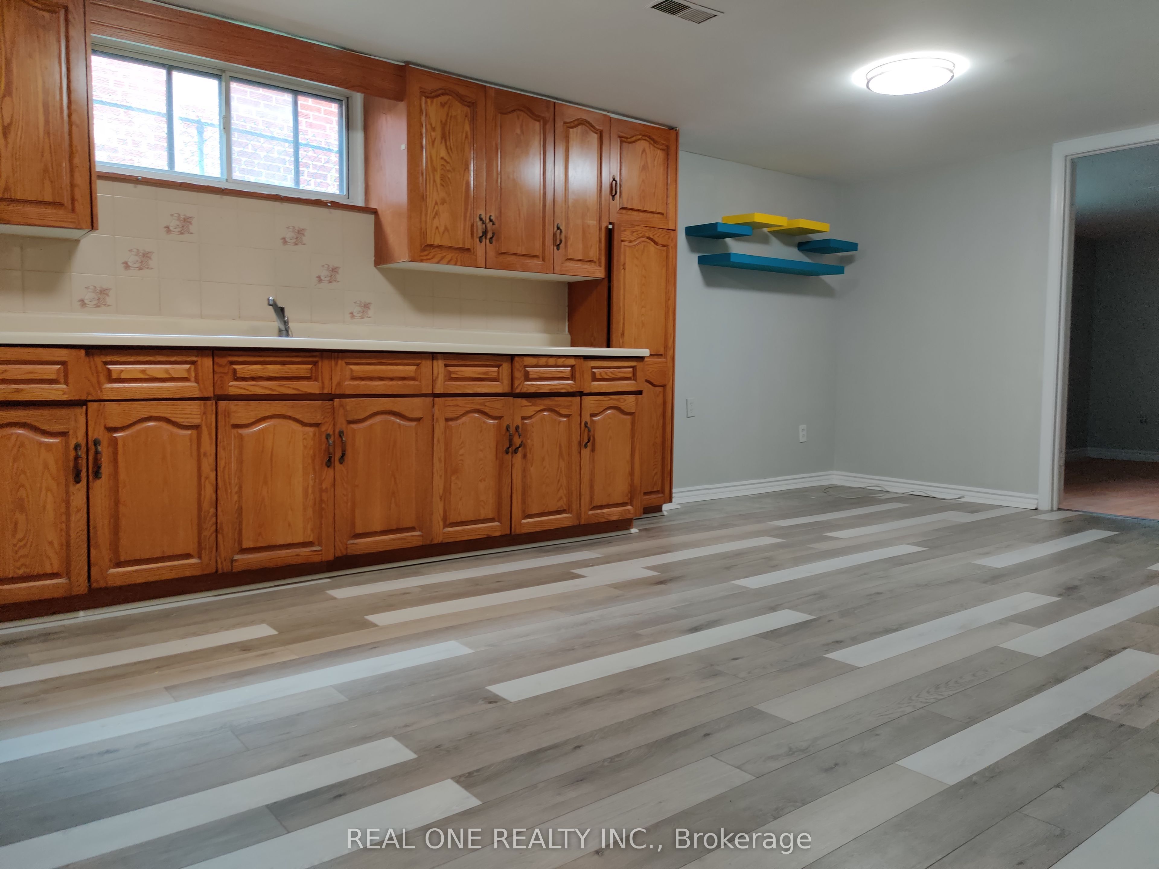 49 Corinthian Boulevard Basement Property Photo 7
