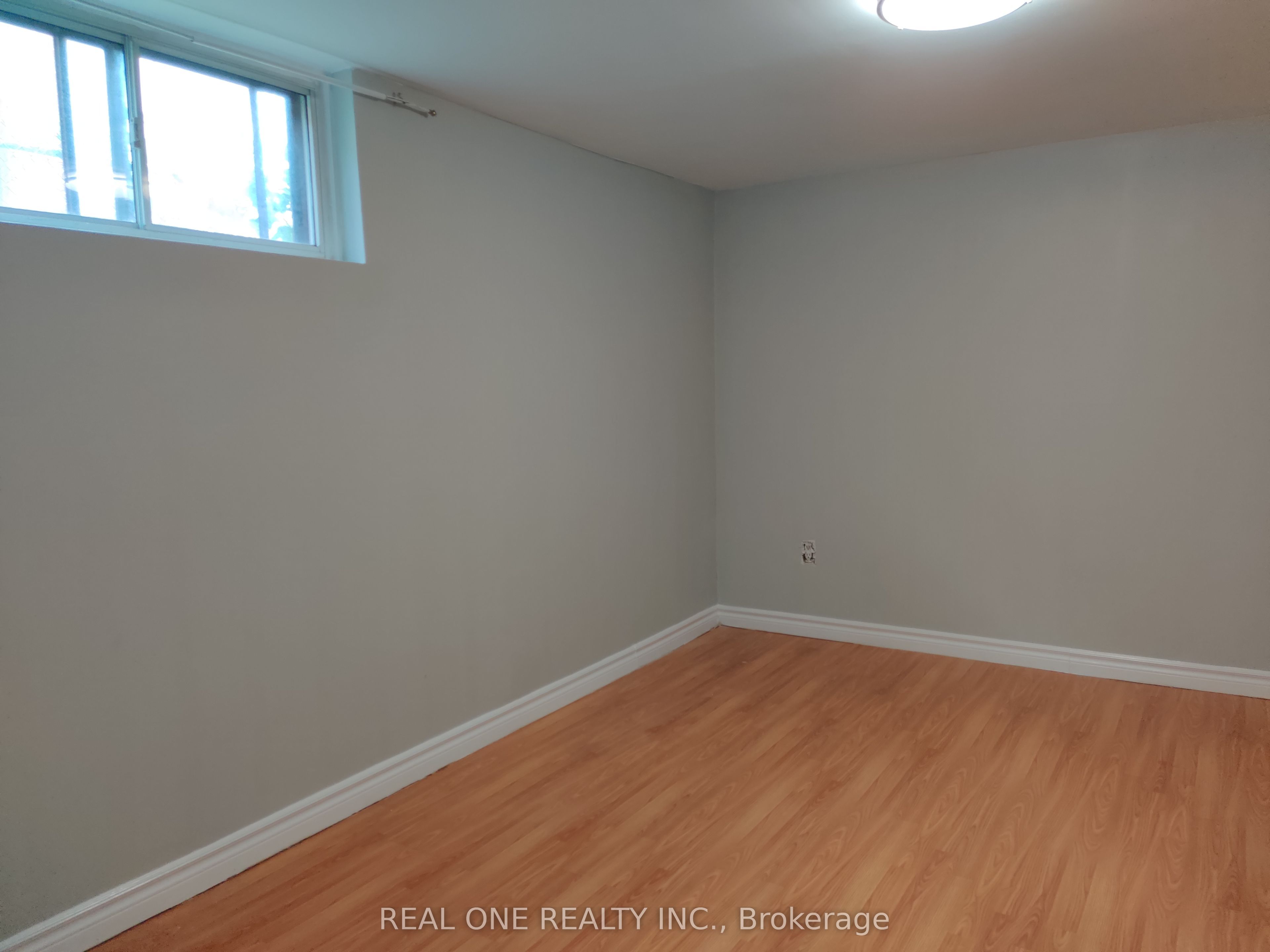 49 Corinthian Boulevard Basement Property Photo 10