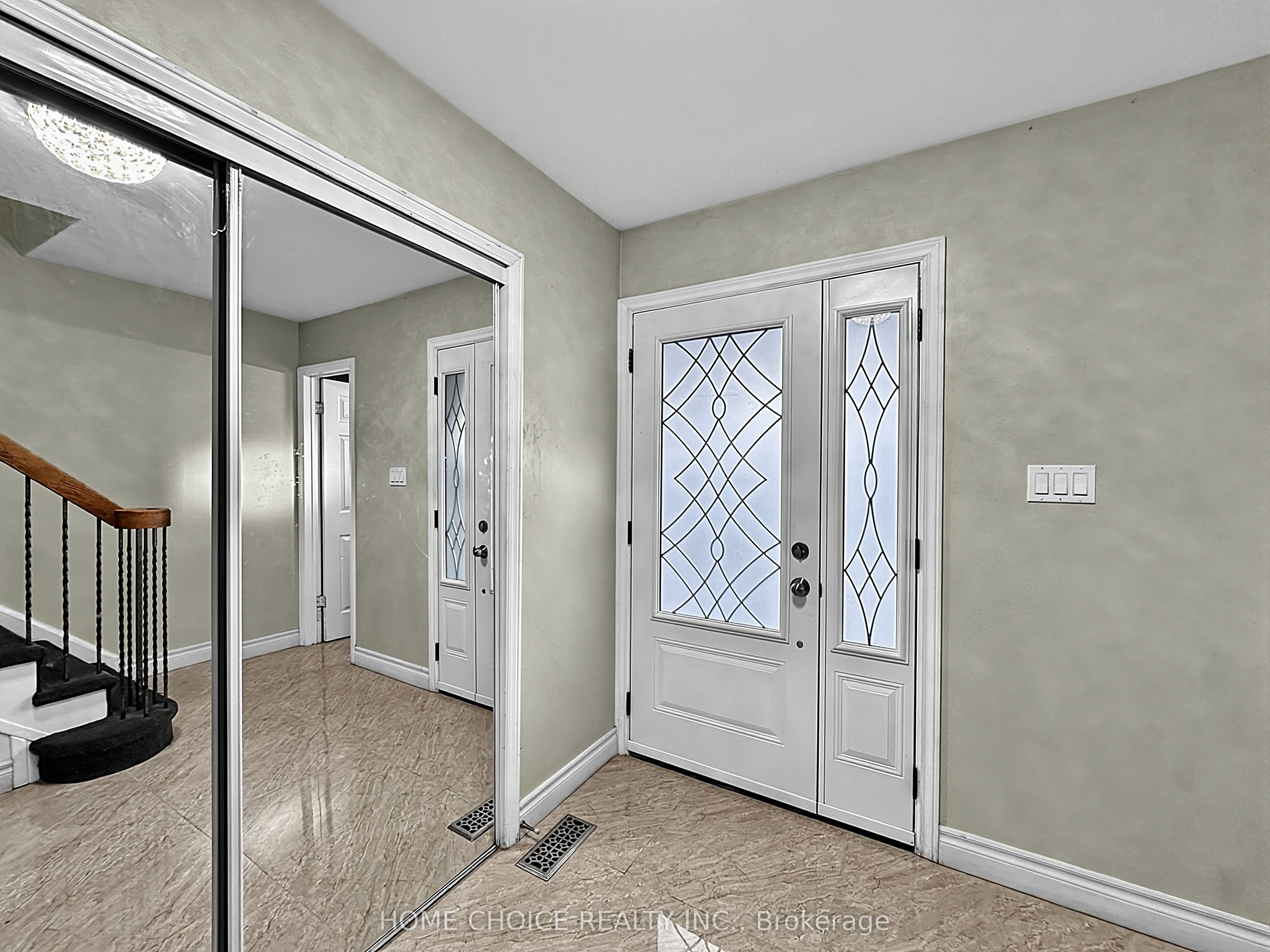 38 Robbinstone Drive Property Photo 5