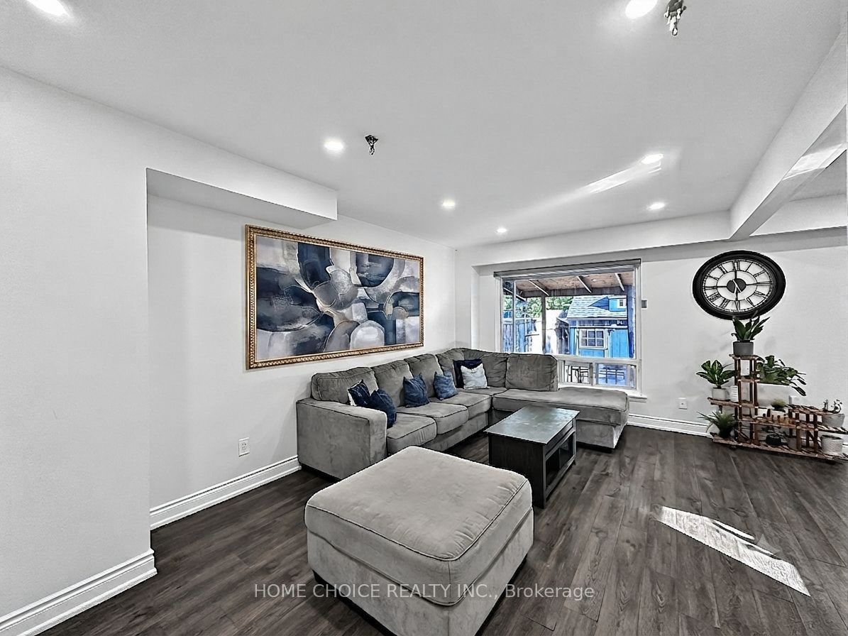 38 Robbinstone Drive Property Photo 6