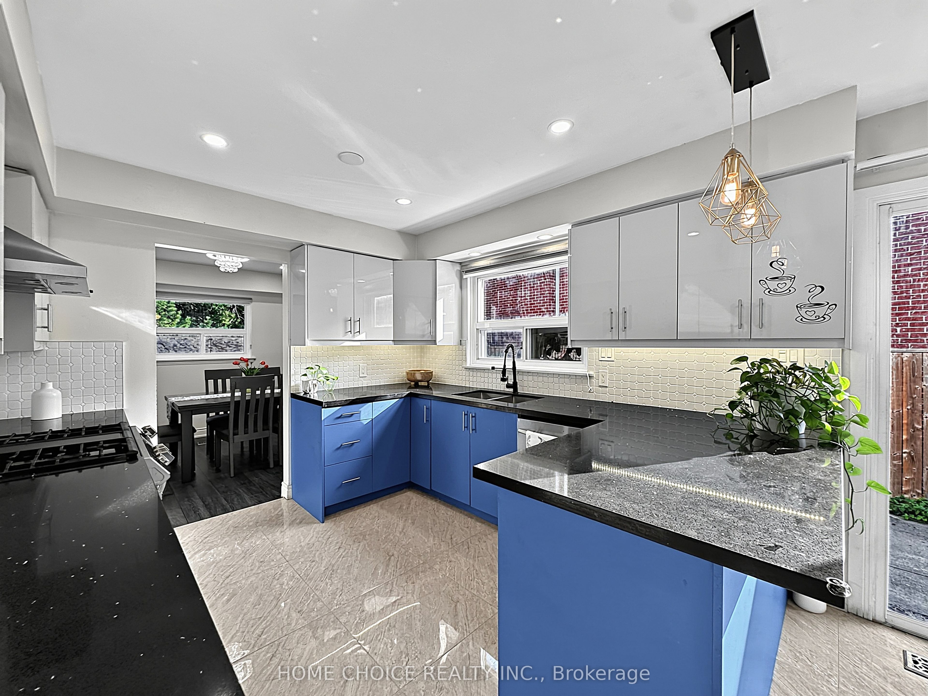 38 Robbinstone Drive Property Photo 12