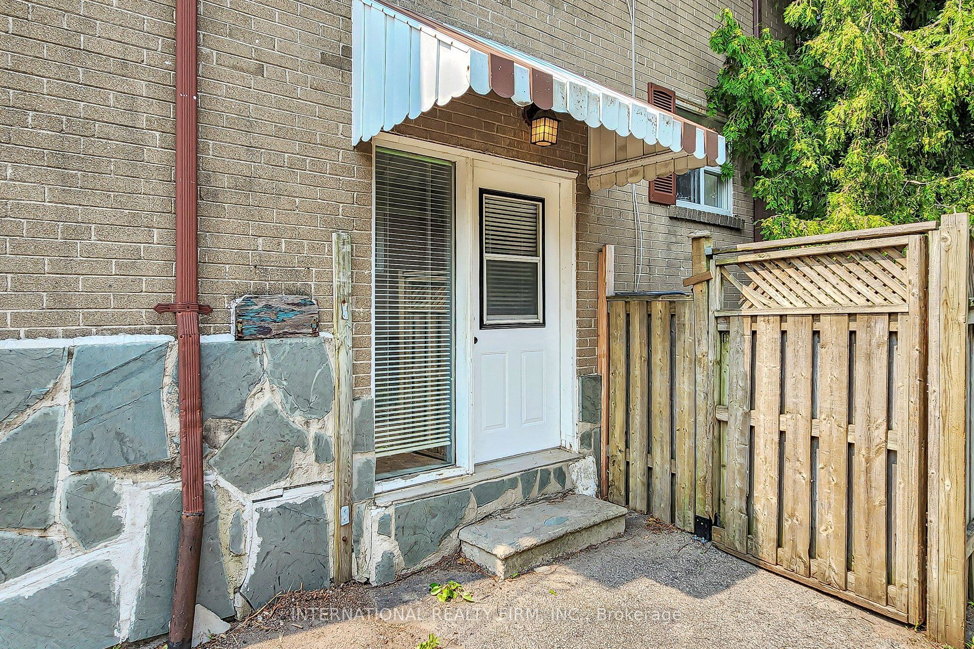 62 Porchester Drive Property Photo 37