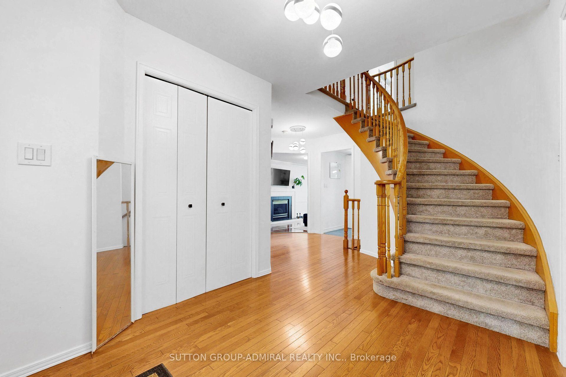 879 Peggoty Circle Property Photo 4