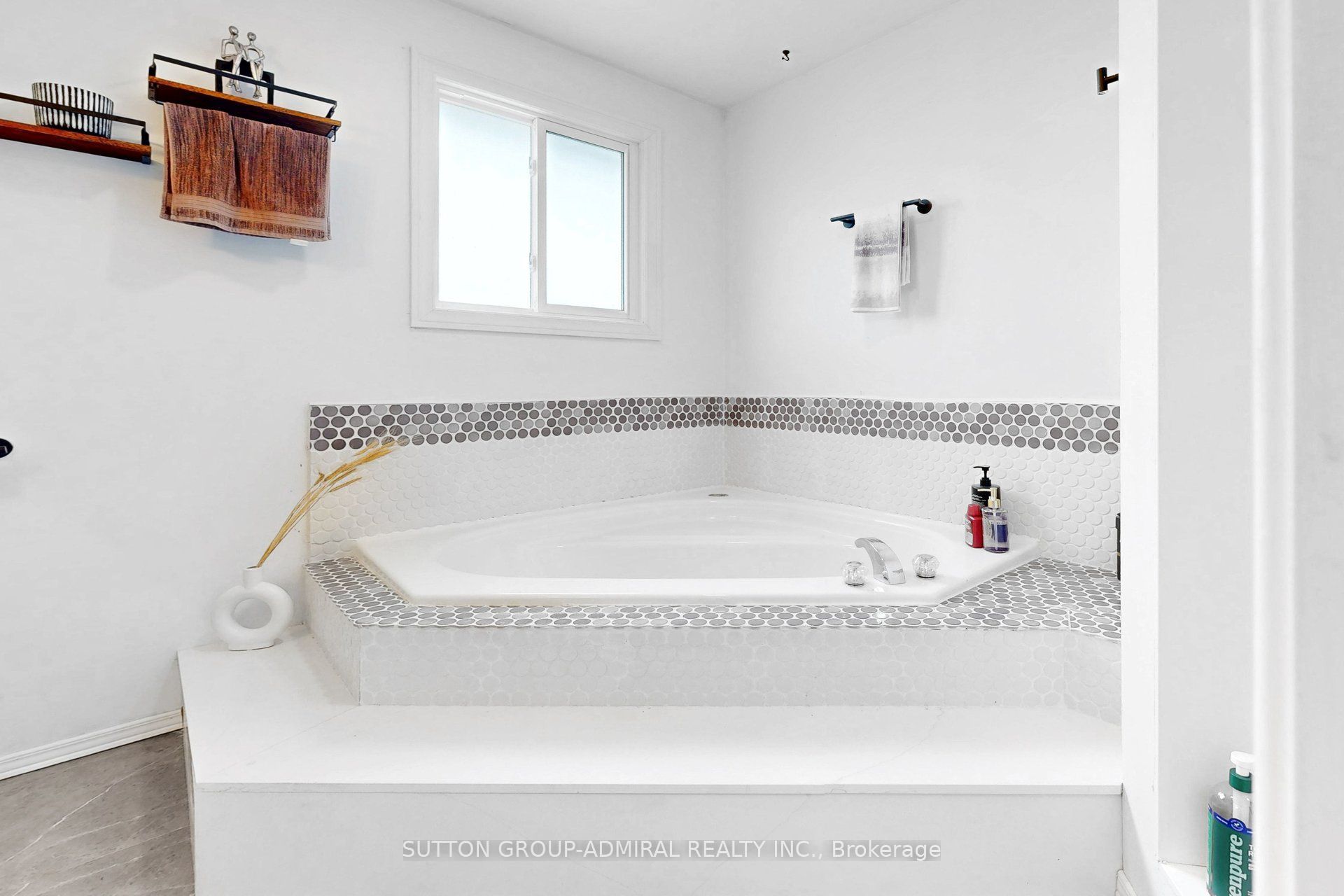 879 Peggoty Circle Property Photo 27