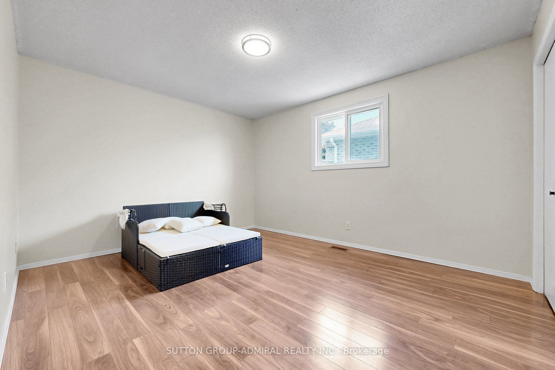 879 Peggoty Circle Property Photo 32