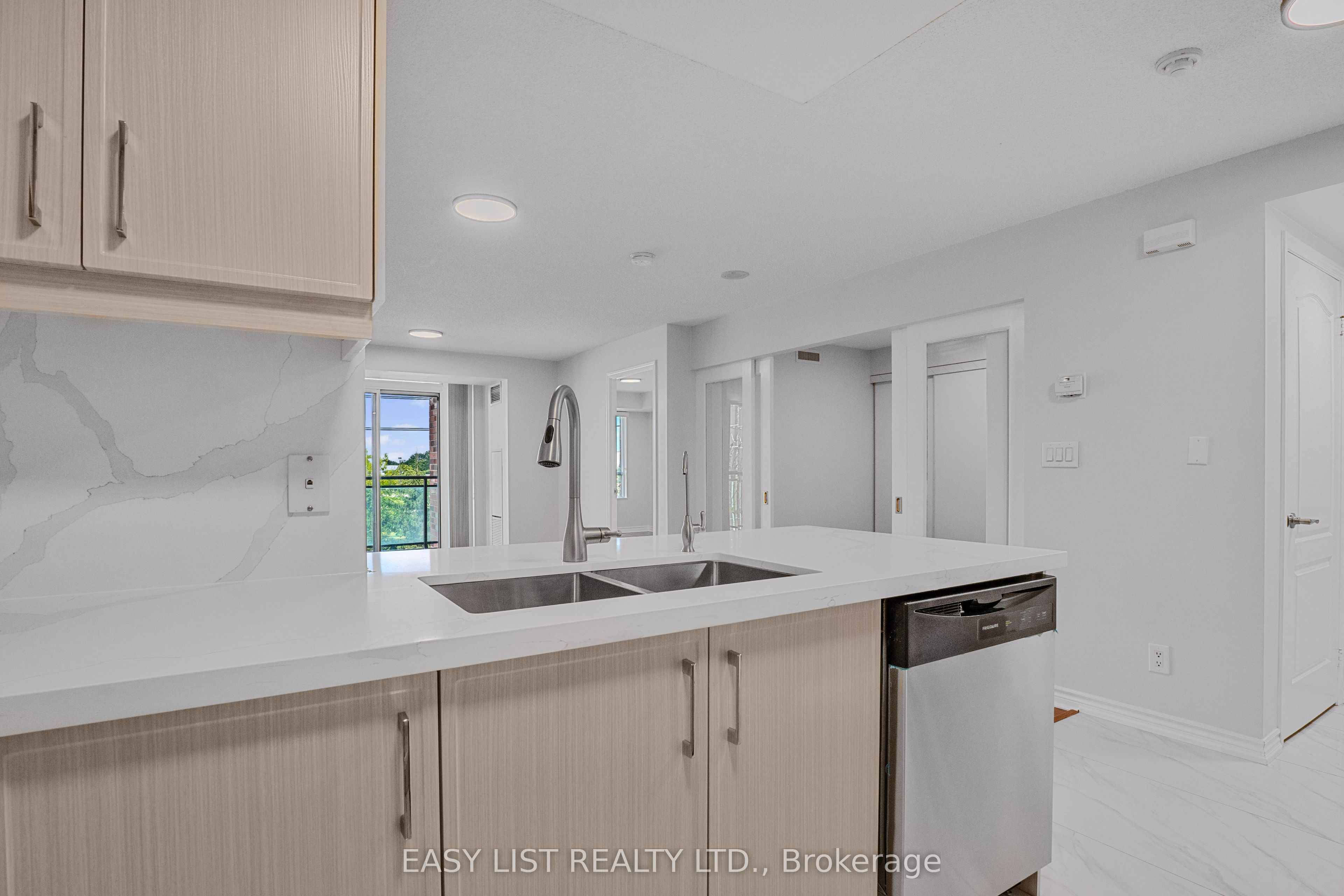 2020 Mcnicoll Avenue 319 Property Photo 6