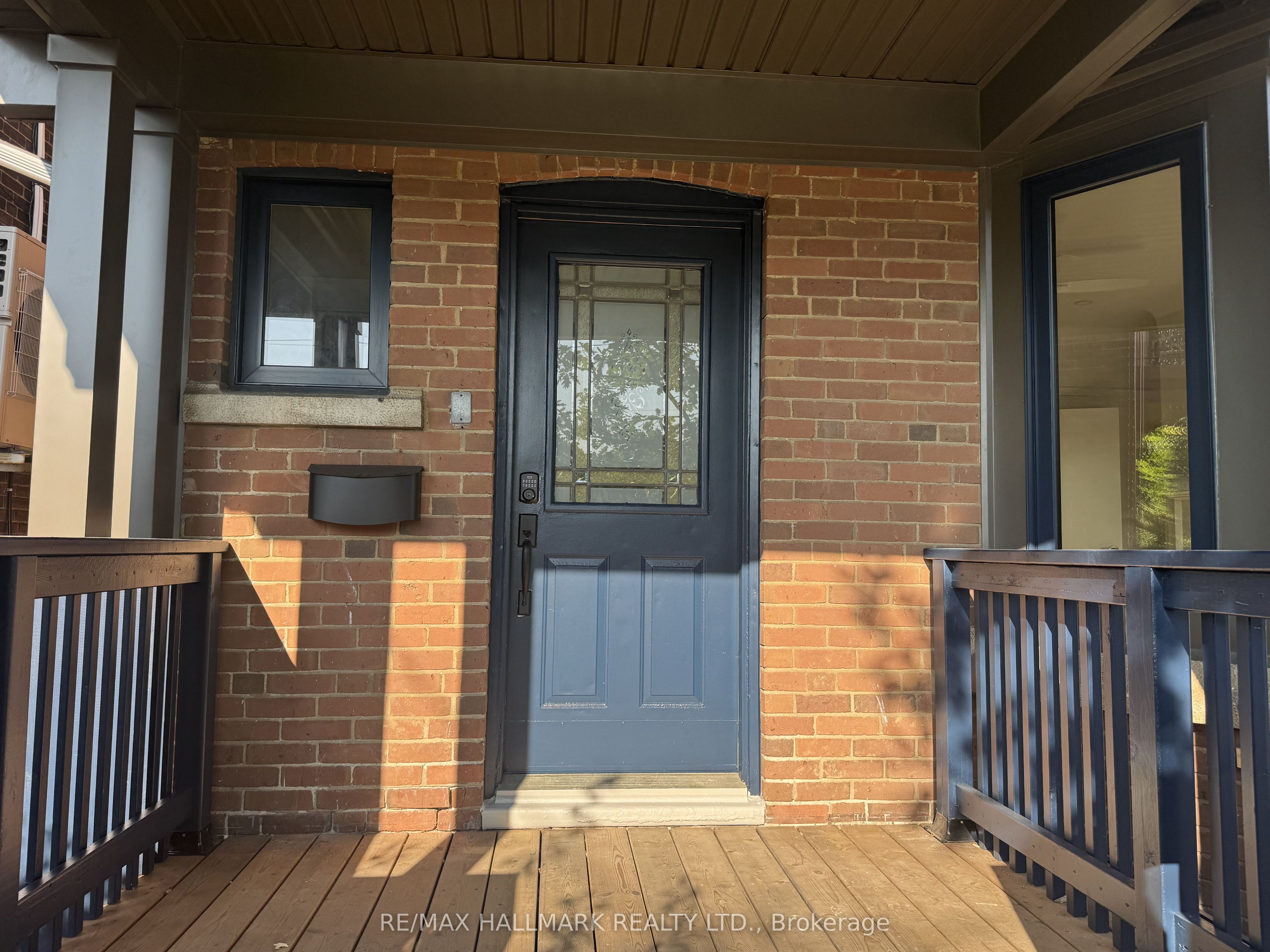 553 Broadview Avenue Lower Property Photo 1