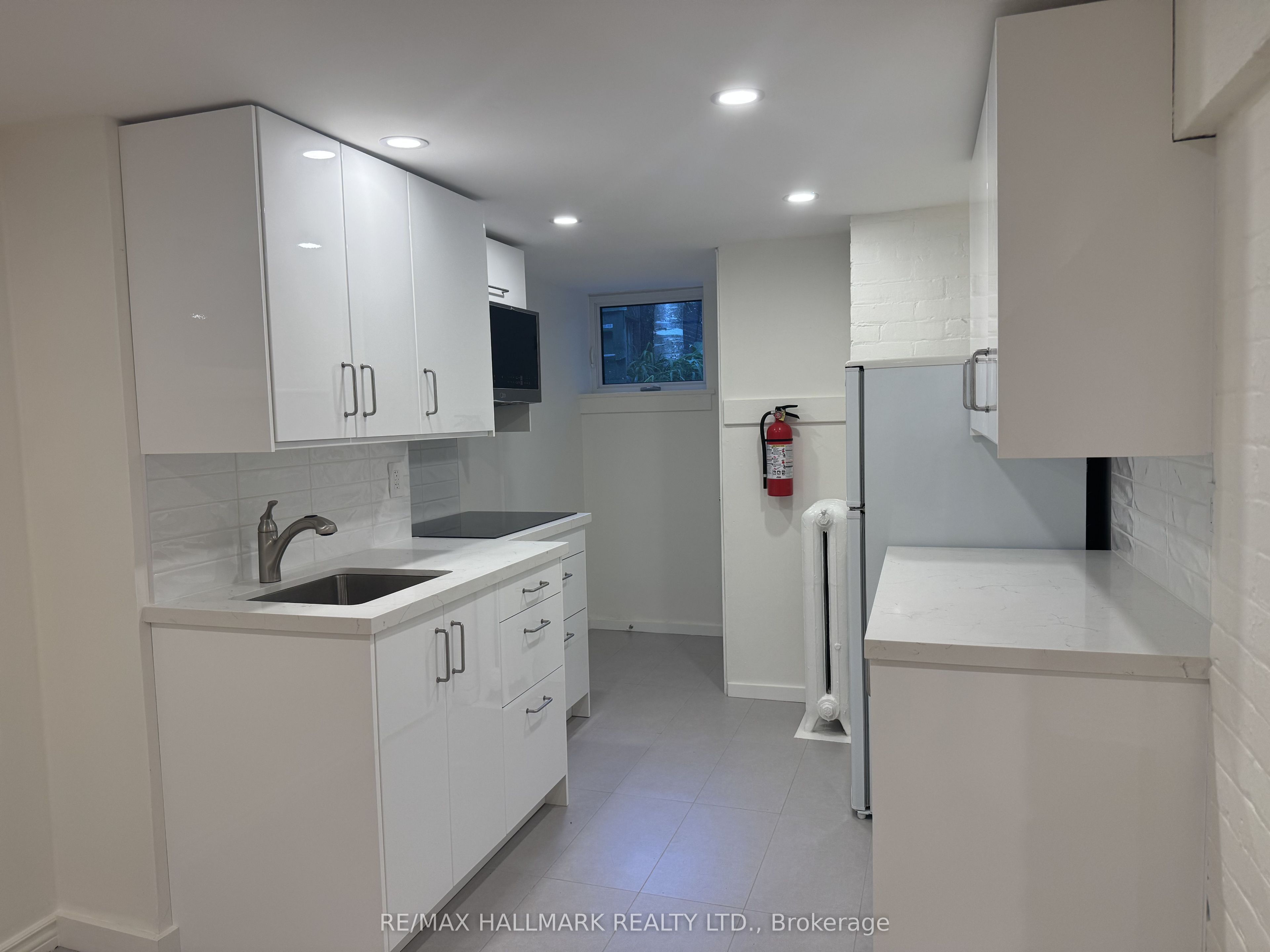 553 Broadview Avenue Lower Property Photo 3