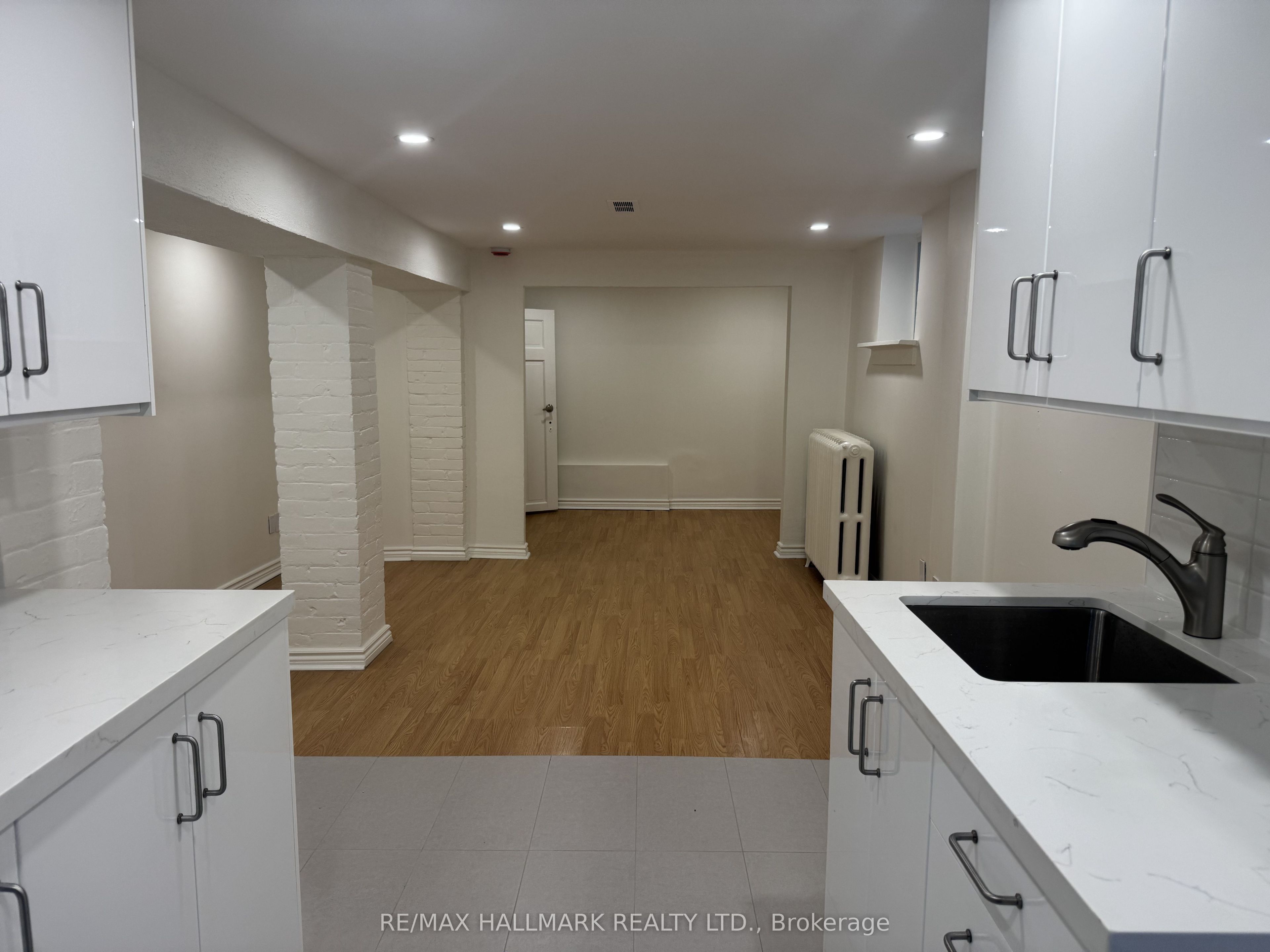 553 Broadview Avenue Lower Property Photo 8