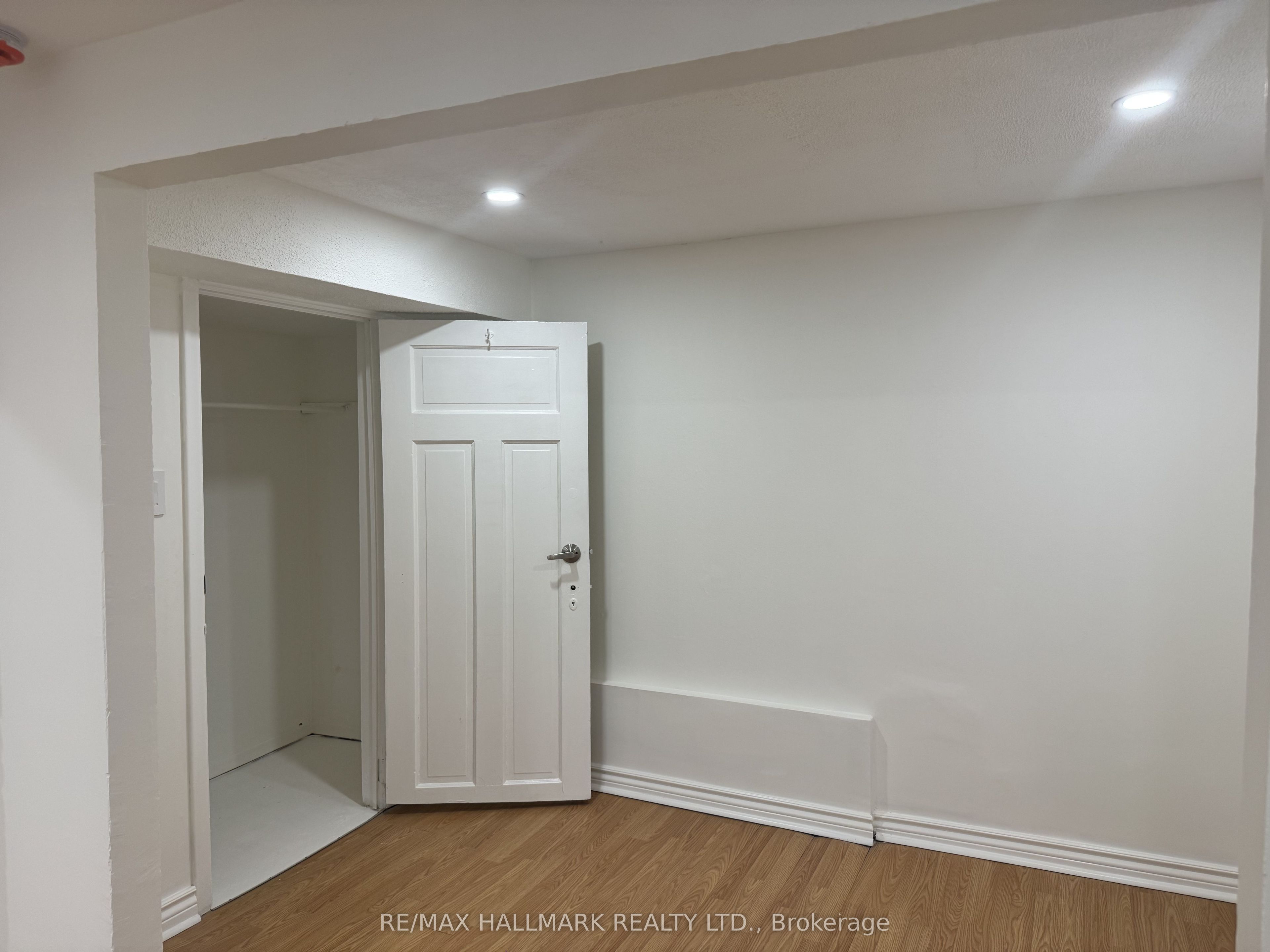 553 Broadview Avenue Lower Property Photo 11