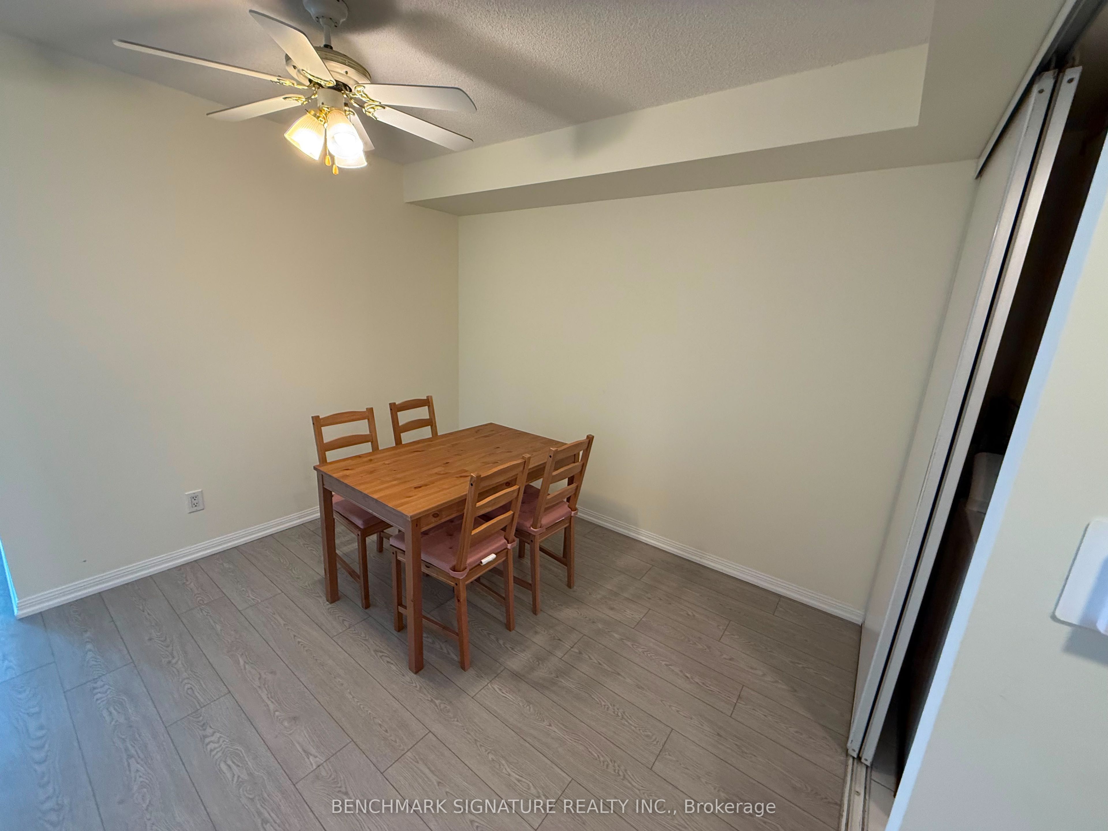 88 Corporate Drive 2405 Property Photo 8