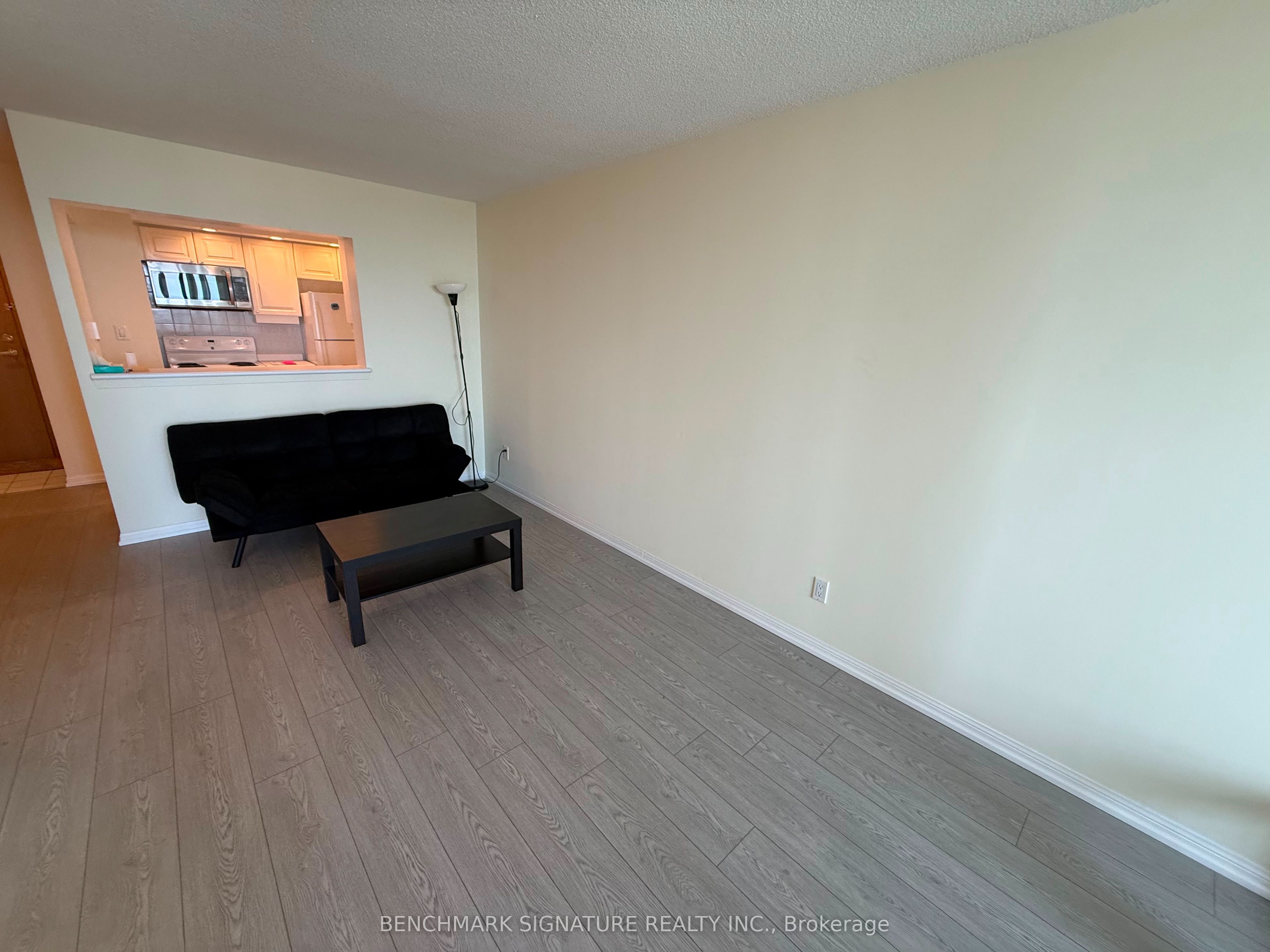88 Corporate Drive 2405 Property Photo 12