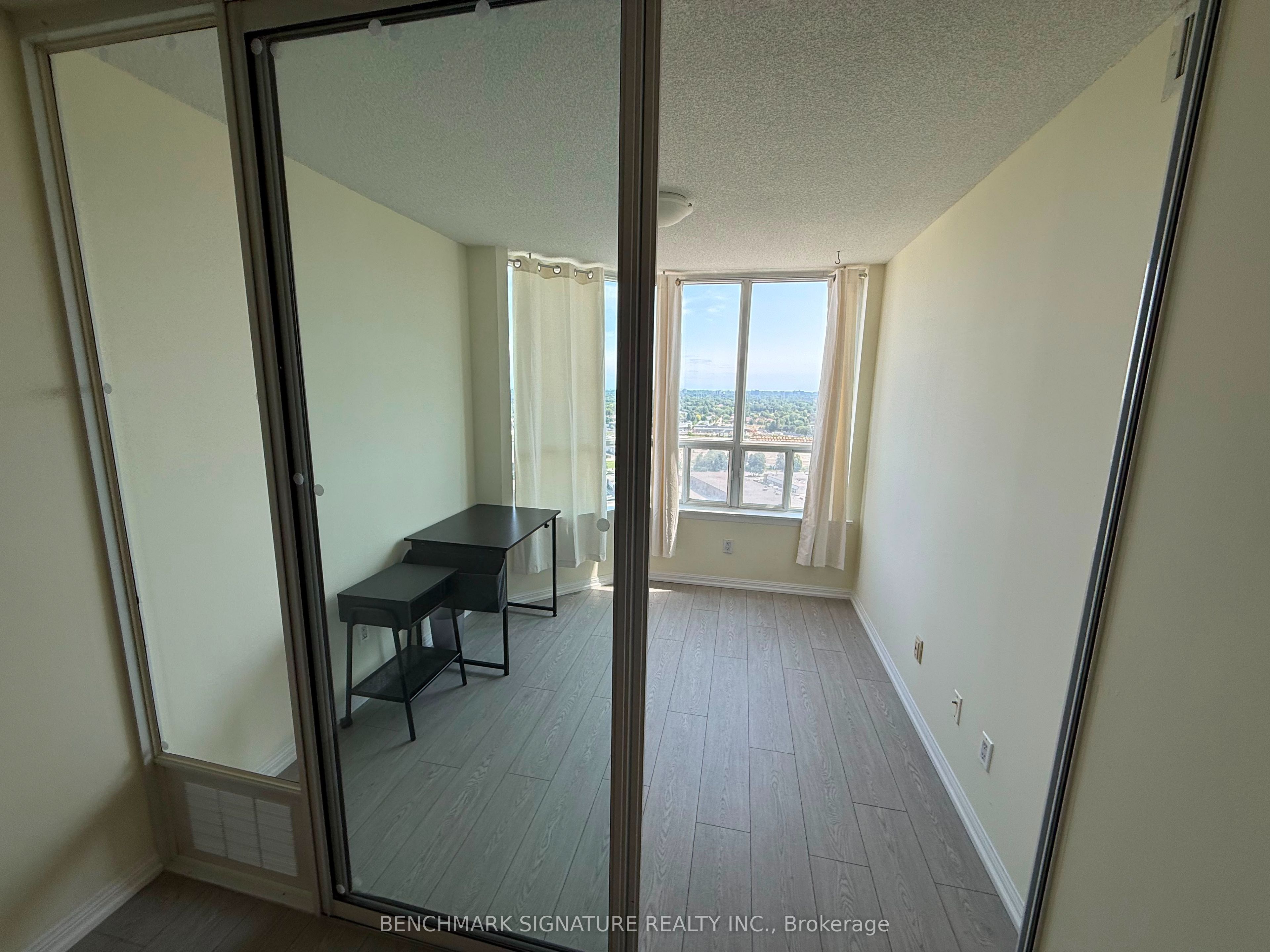 88 Corporate Drive 2405 Property Photo 17