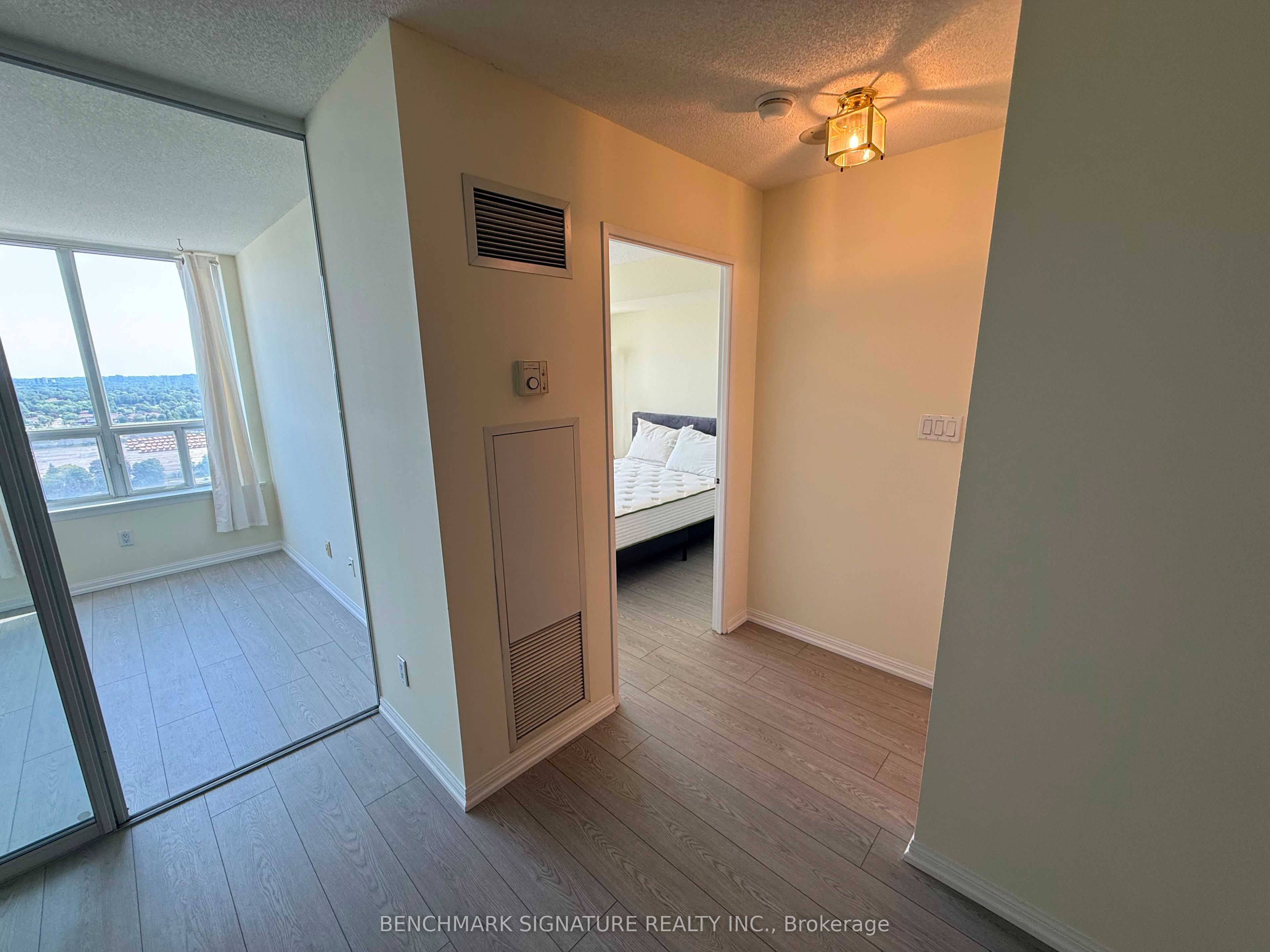 88 Corporate Drive 2405 Property Photo 18