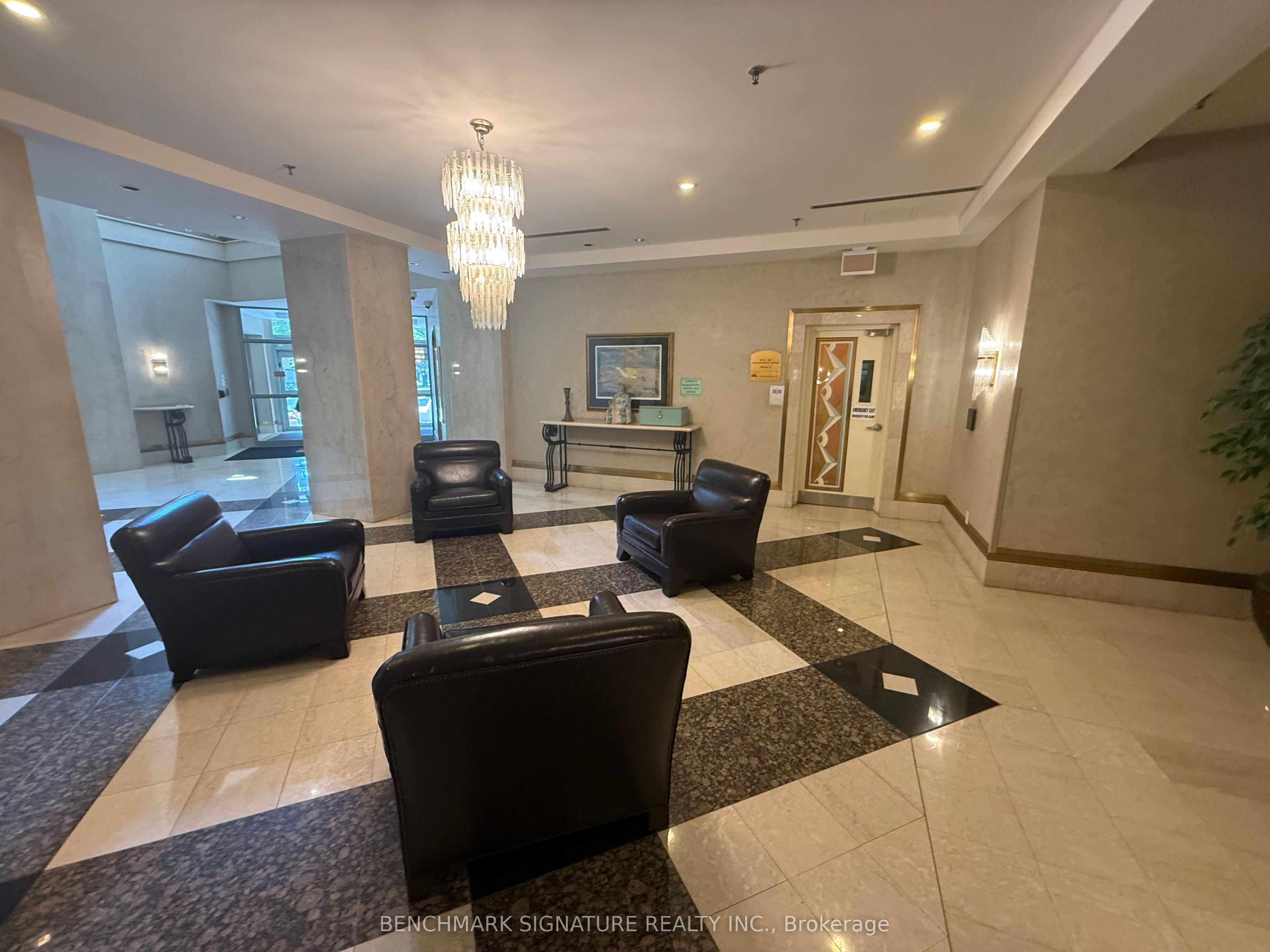 88 Corporate Drive 2405 Property Photo 28