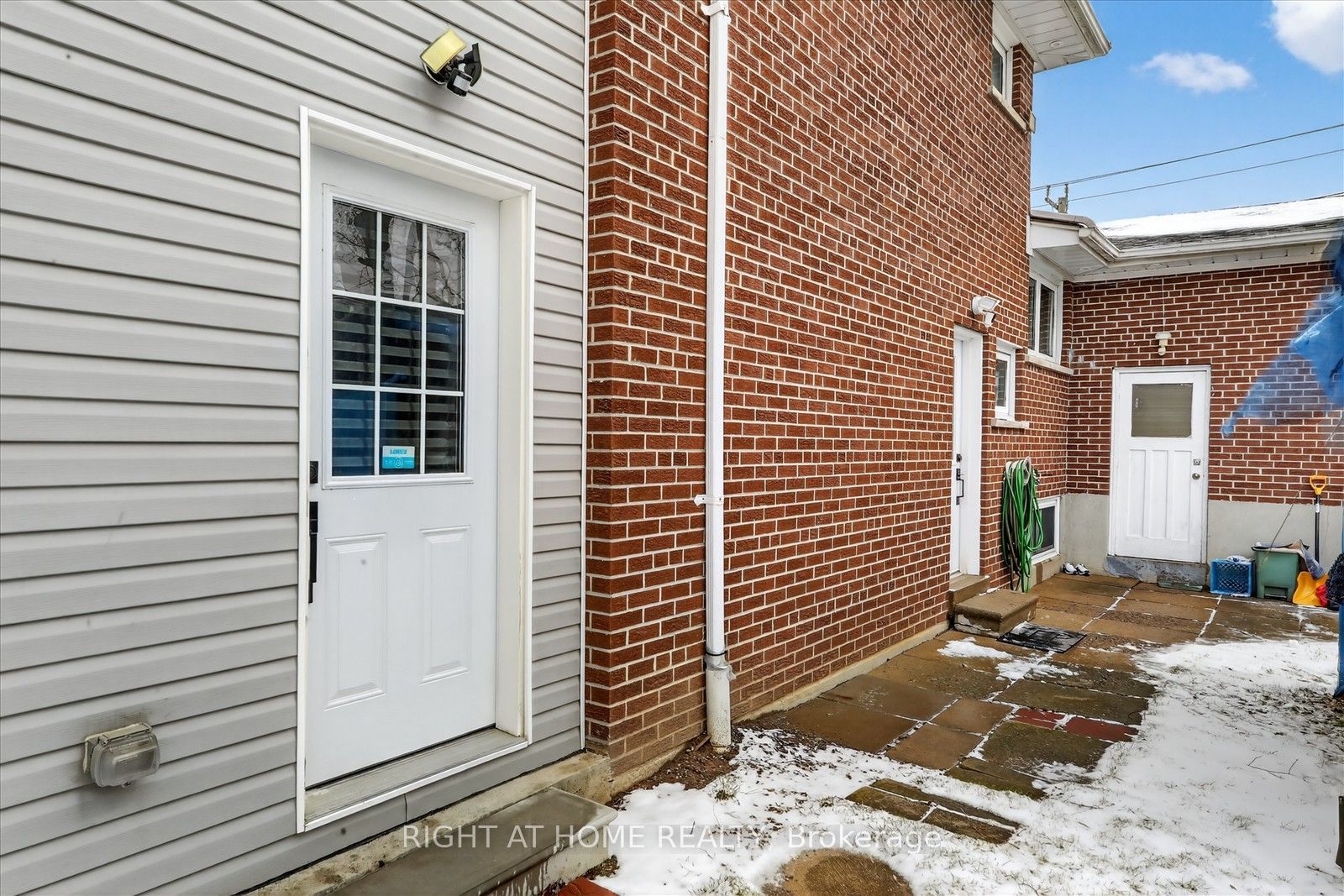 314 Morrish Road S Property Photo 29