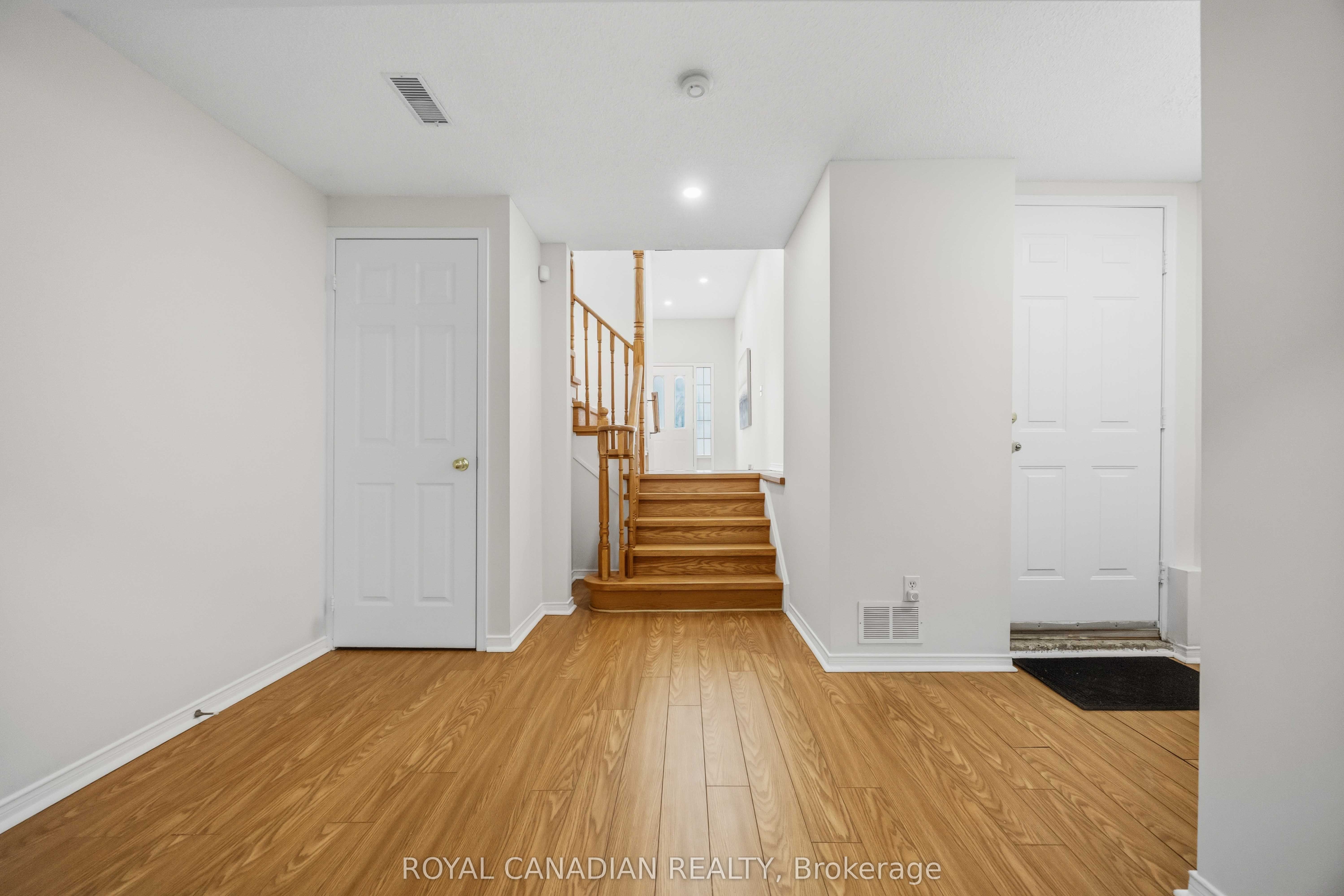 137 Stokely Crescent Property Photo 9