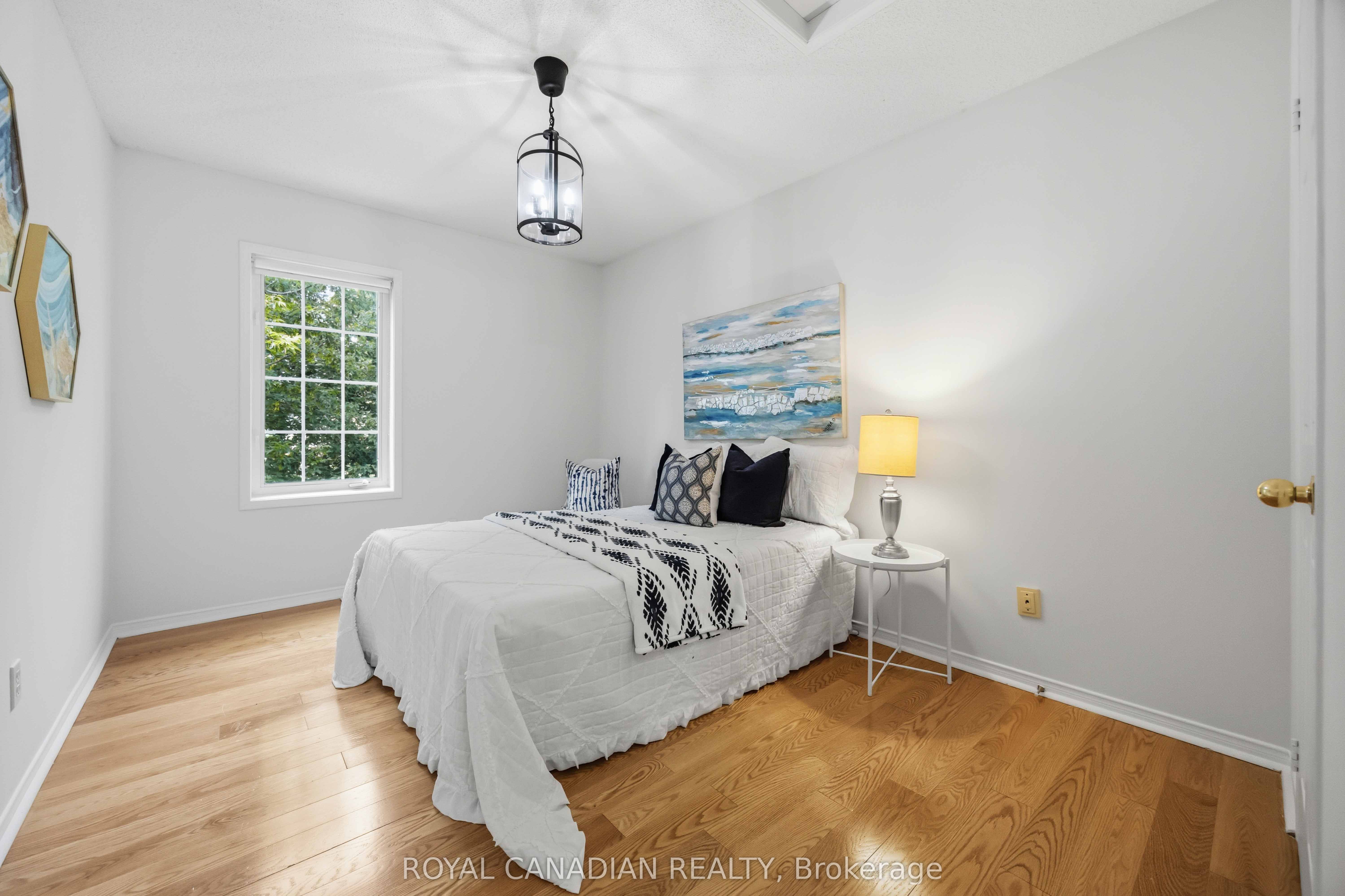 137 Stokely Crescent Property Photo 35
