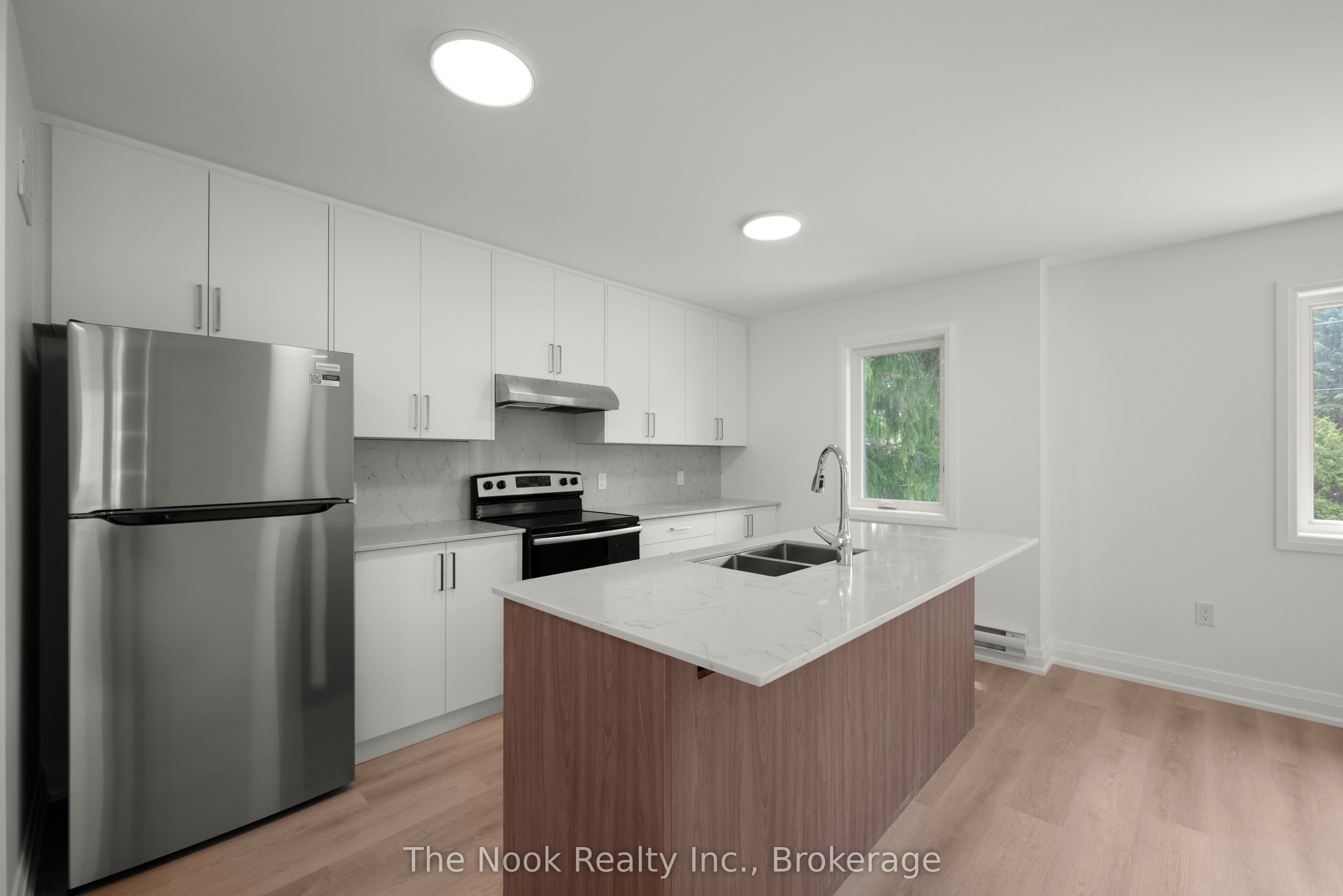 399 Thorton Road N 3 Property Photo 14