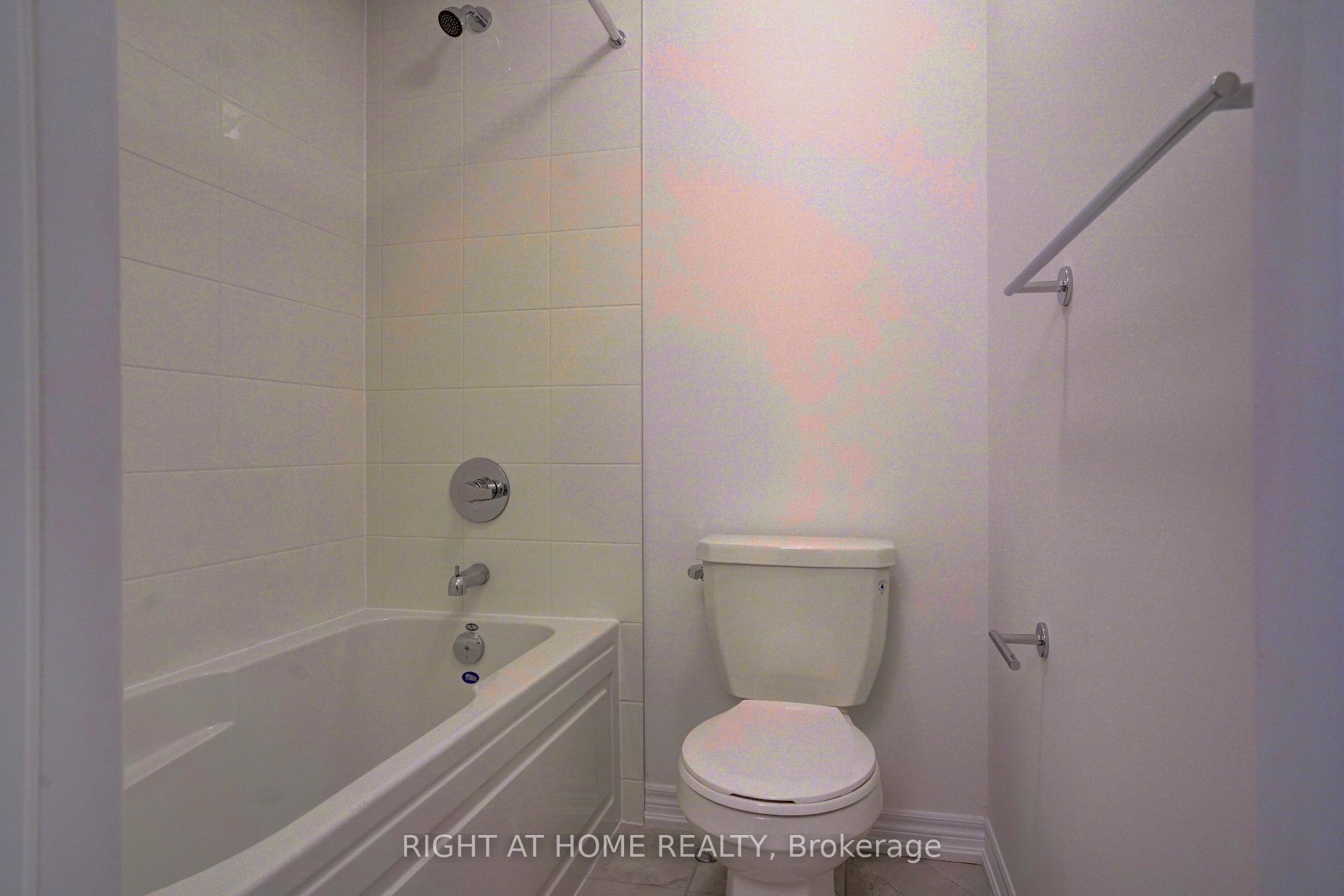 2038 Cameron Lott Crescent Property Photo 24