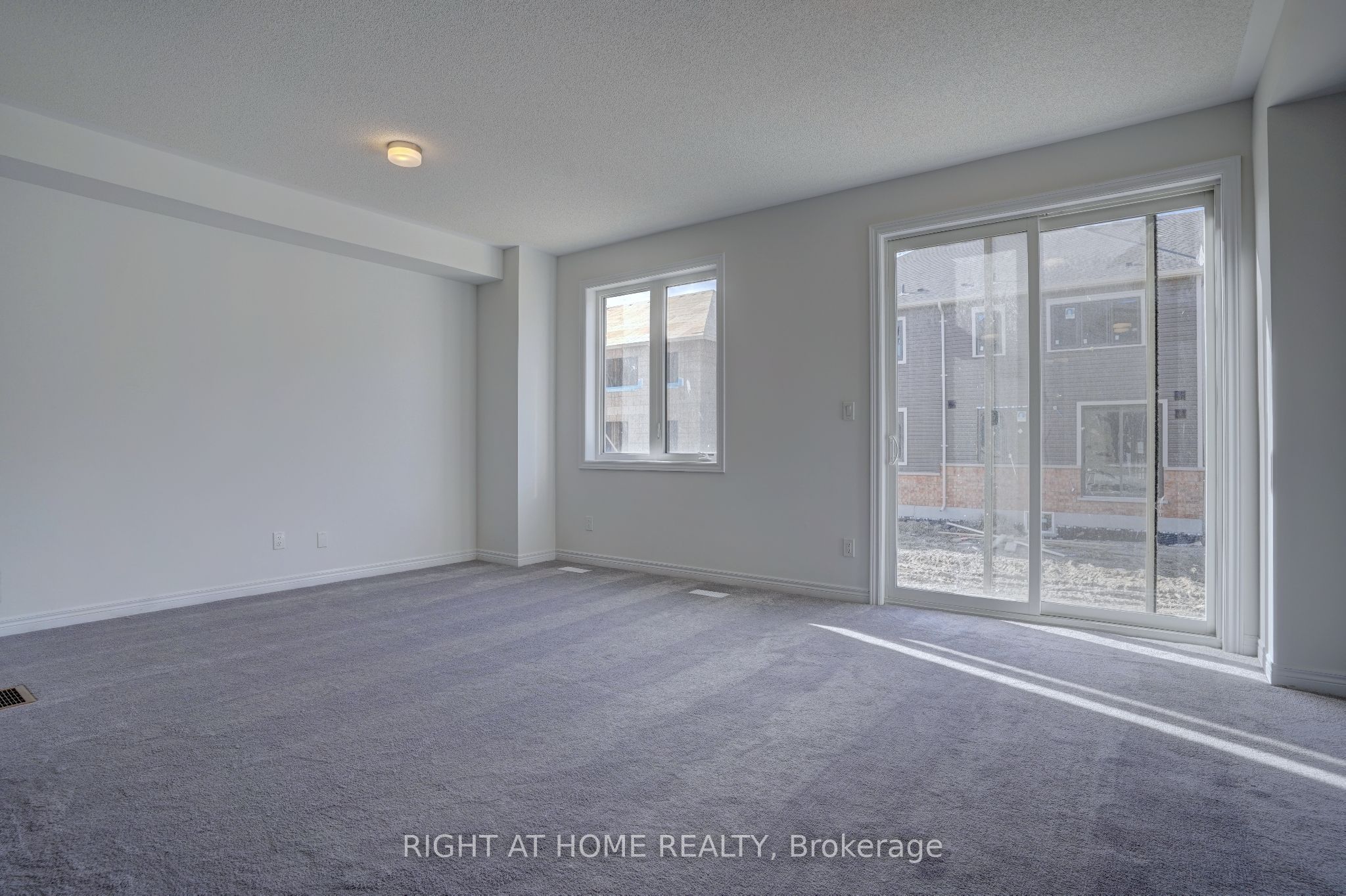 2038 Cameron Lott Crescent Property Photo 9