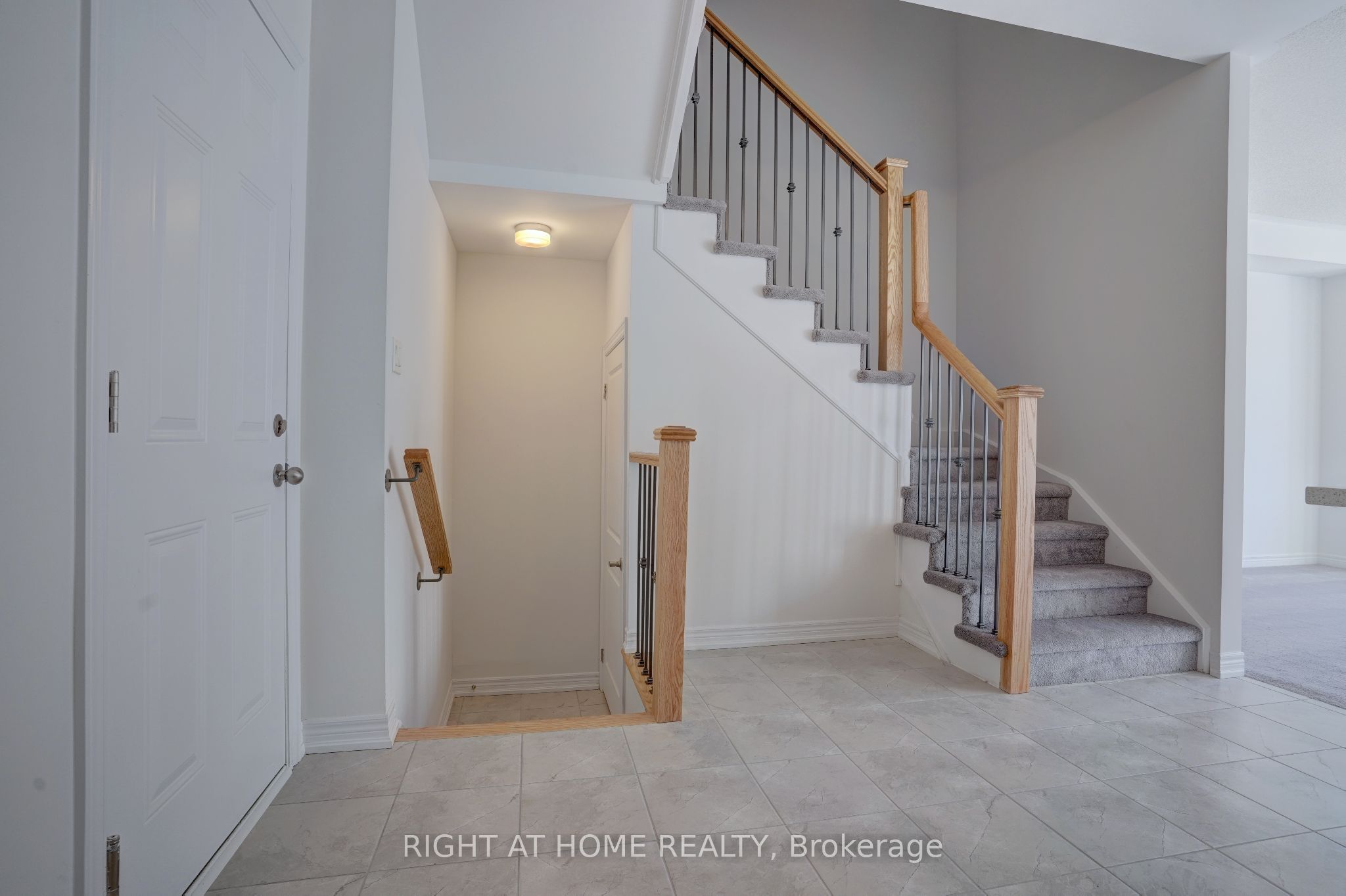 2038 Cameron Lott Crescent Property Photo 10