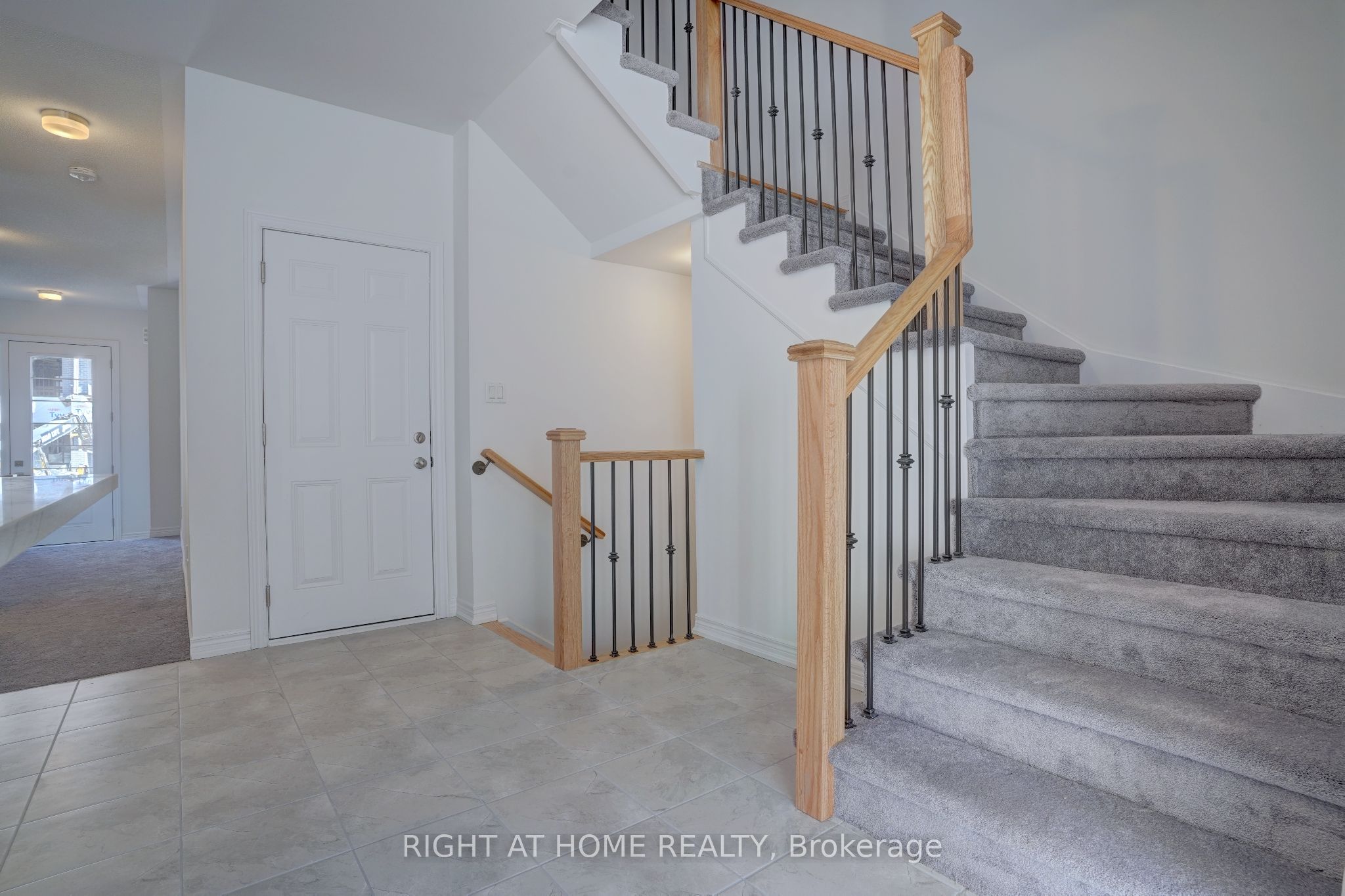 2038 Cameron Lott Crescent Property Photo 12