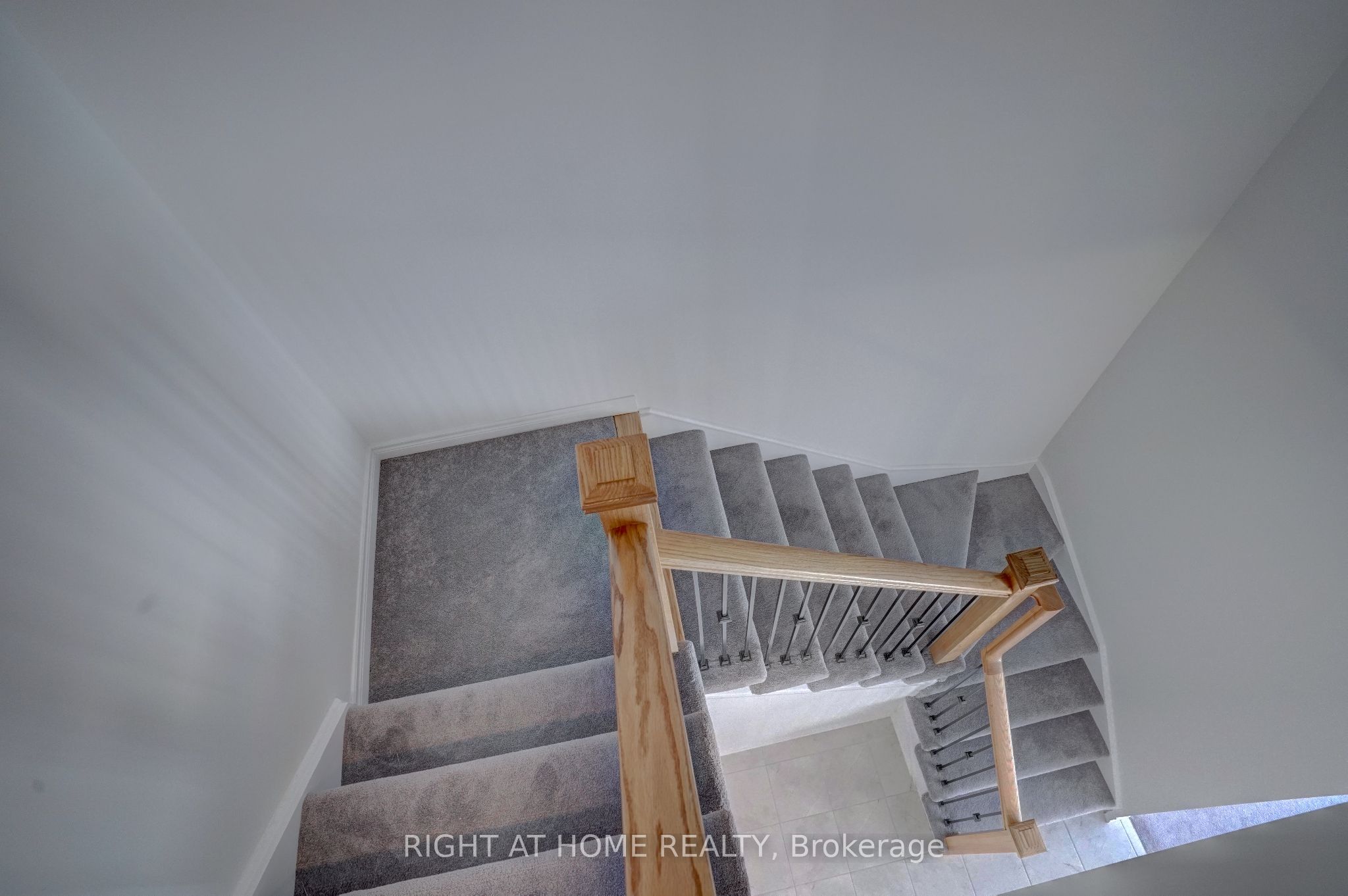 2038 Cameron Lott Crescent Property Photo 13