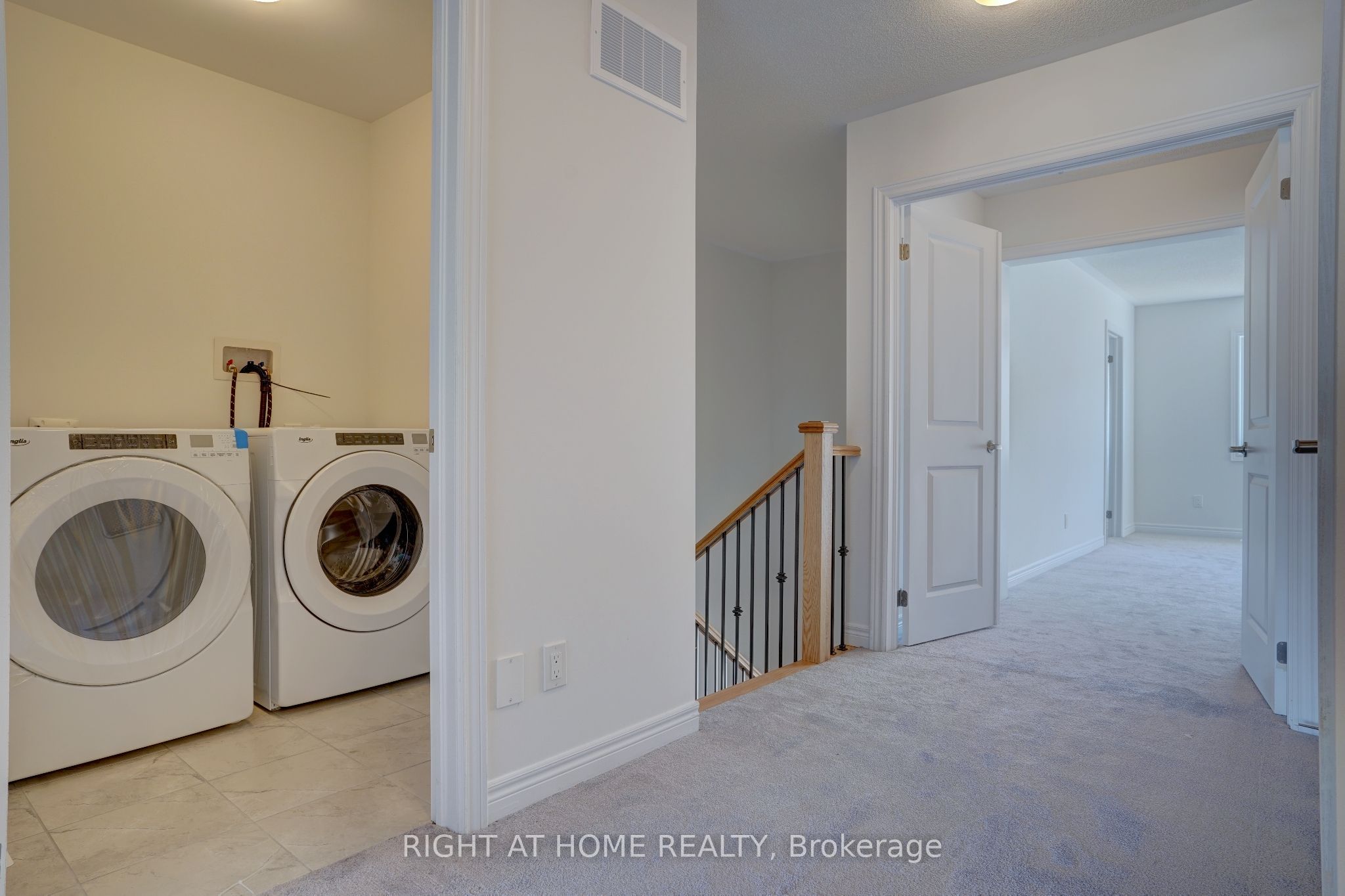 2038 Cameron Lott Crescent Property Photo 14