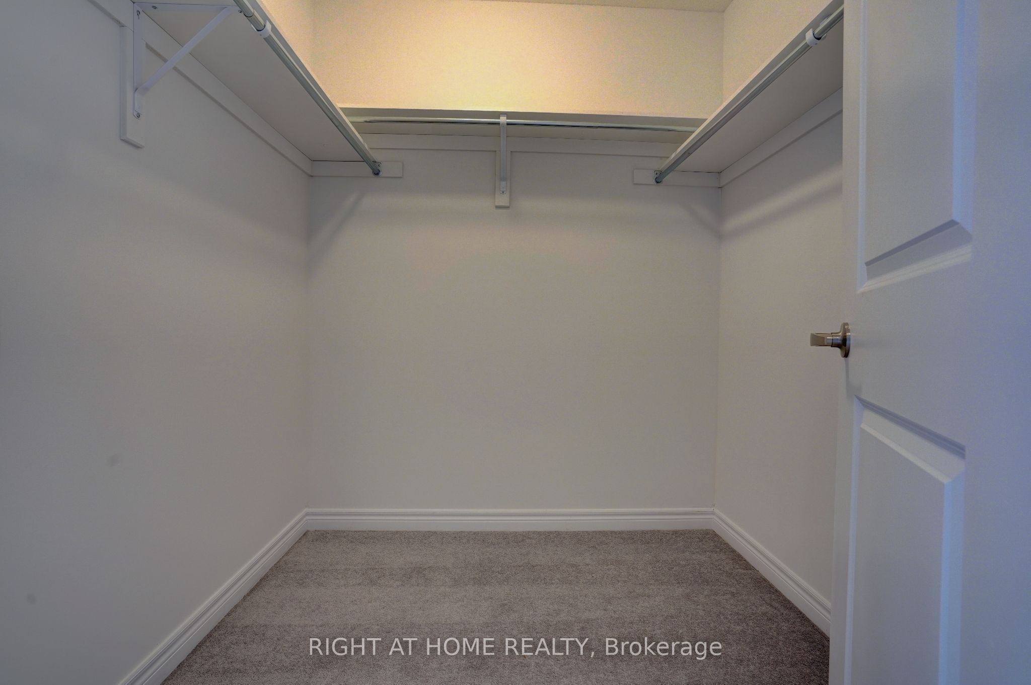 2038 Cameron Lott Crescent Property Photo 18