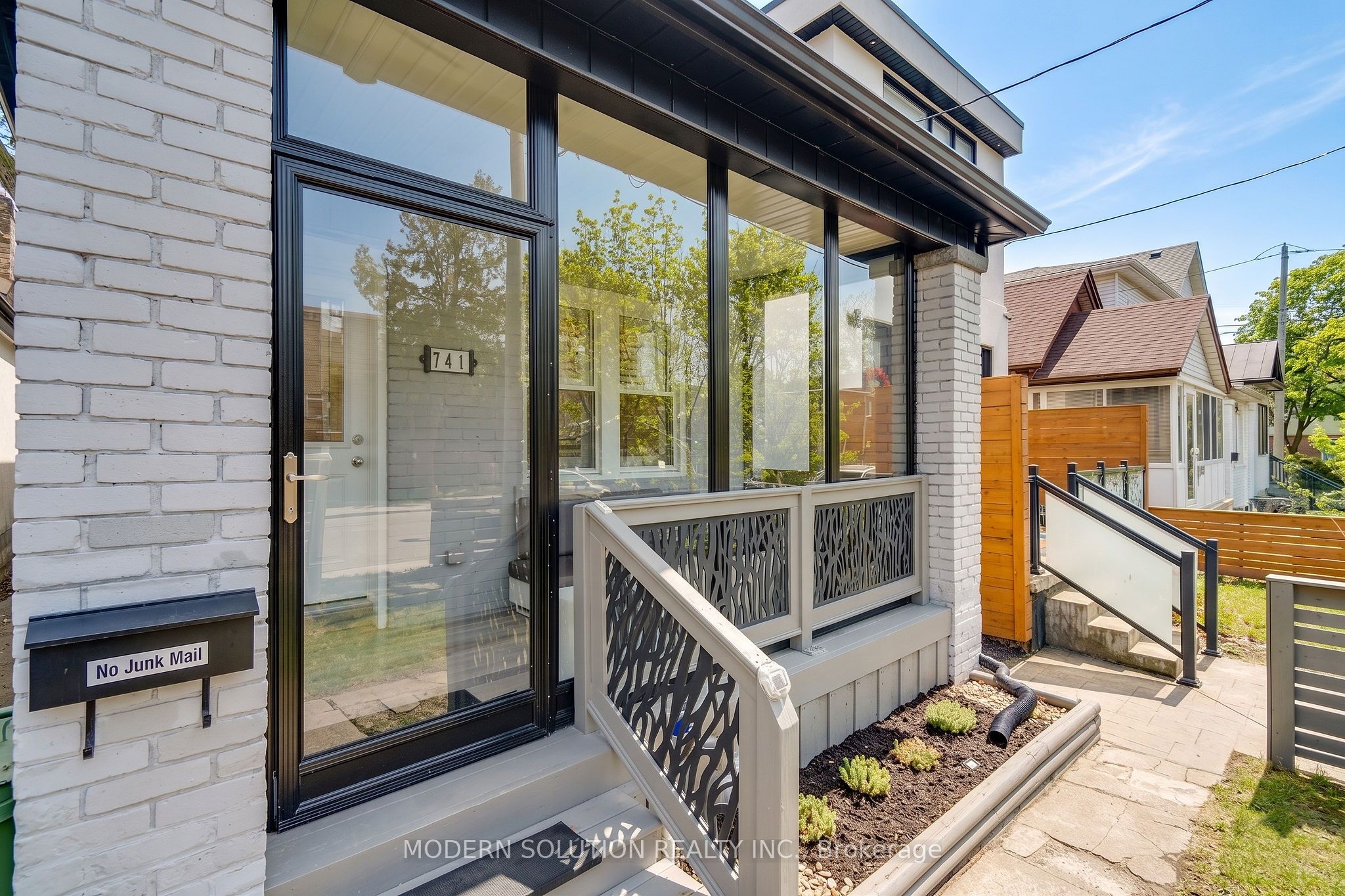 741 Milverton Boulevard Property Photo 3