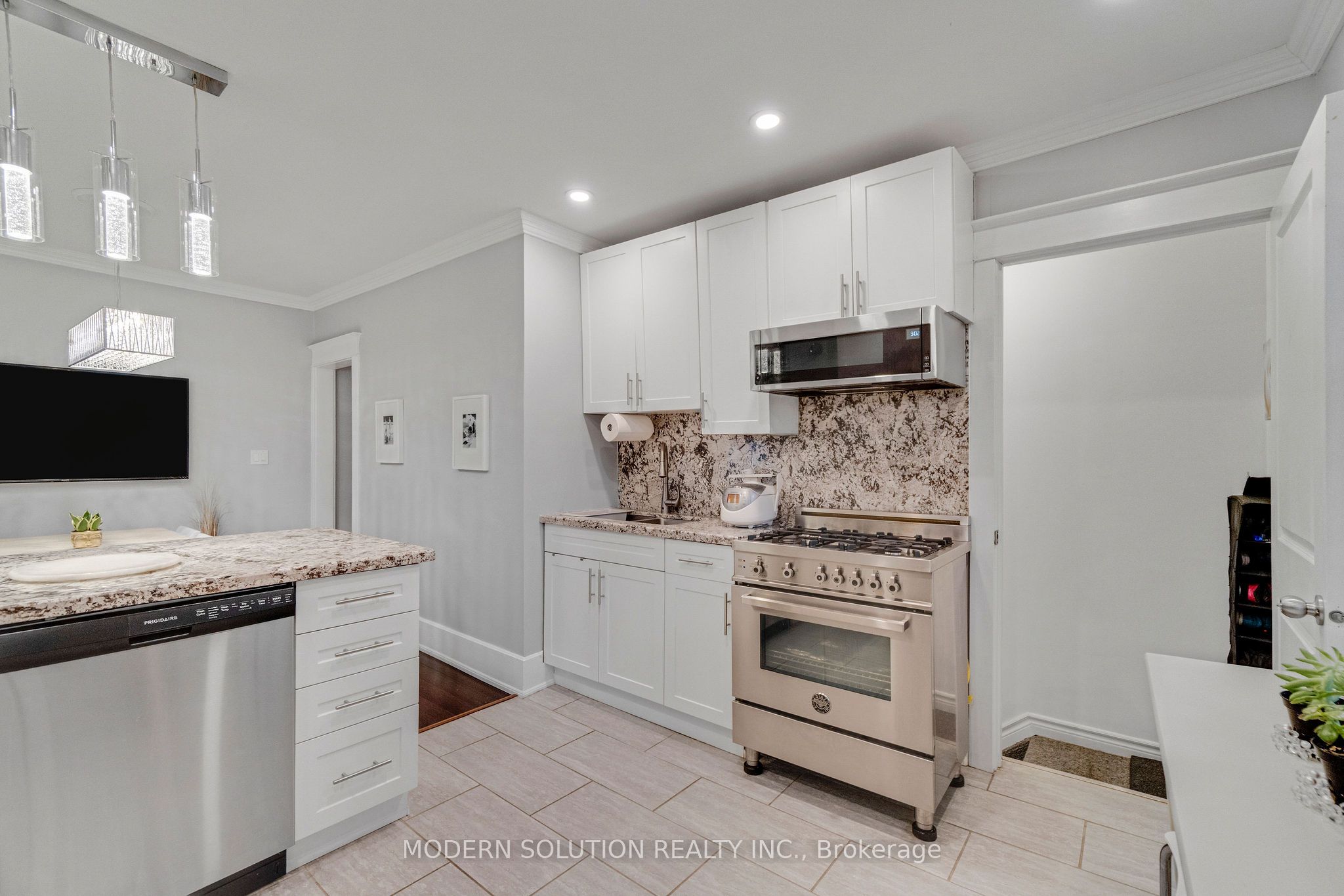 741 Milverton Boulevard Property Photo 15