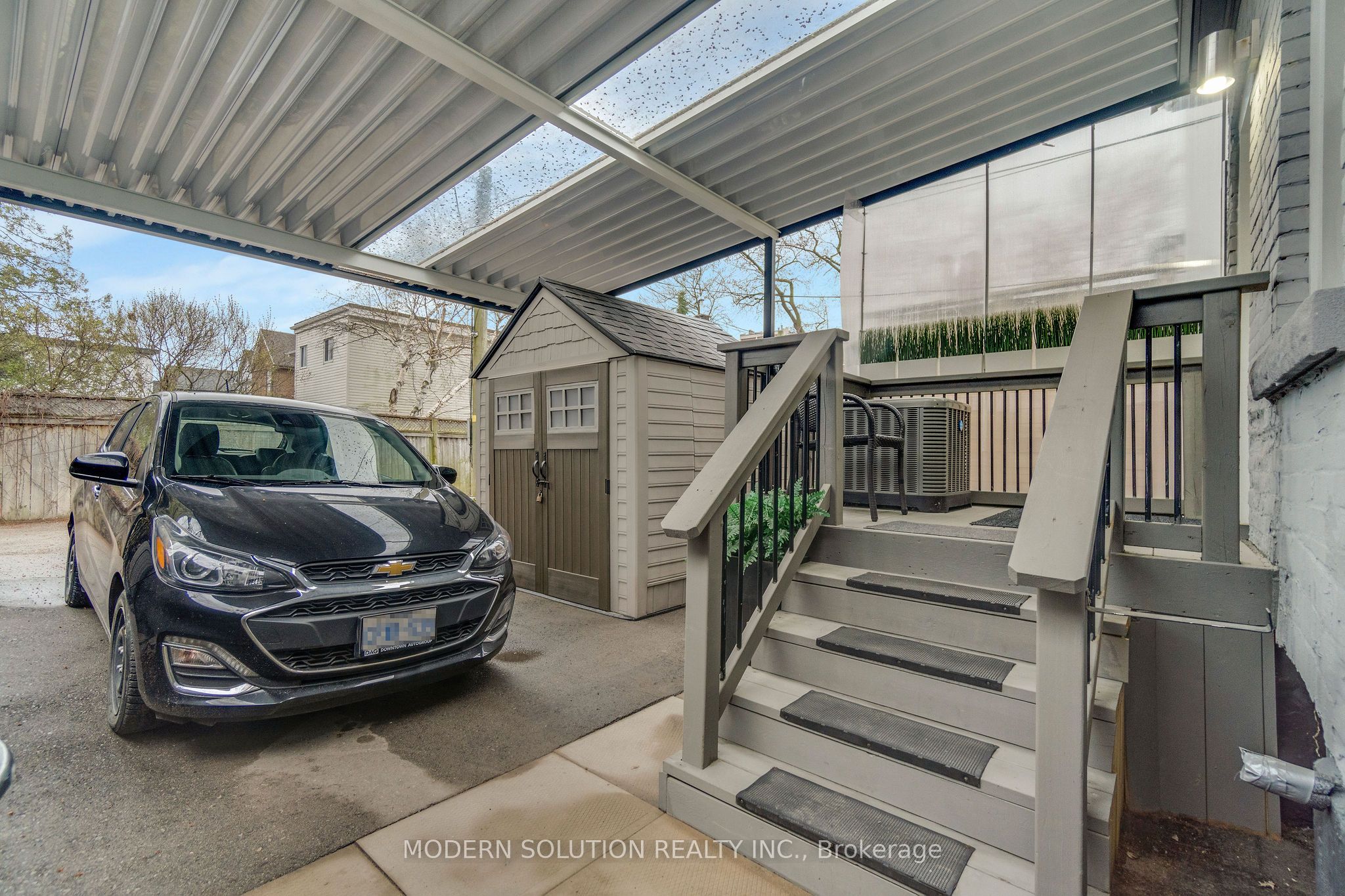 741 Milverton Boulevard Property Photo 32