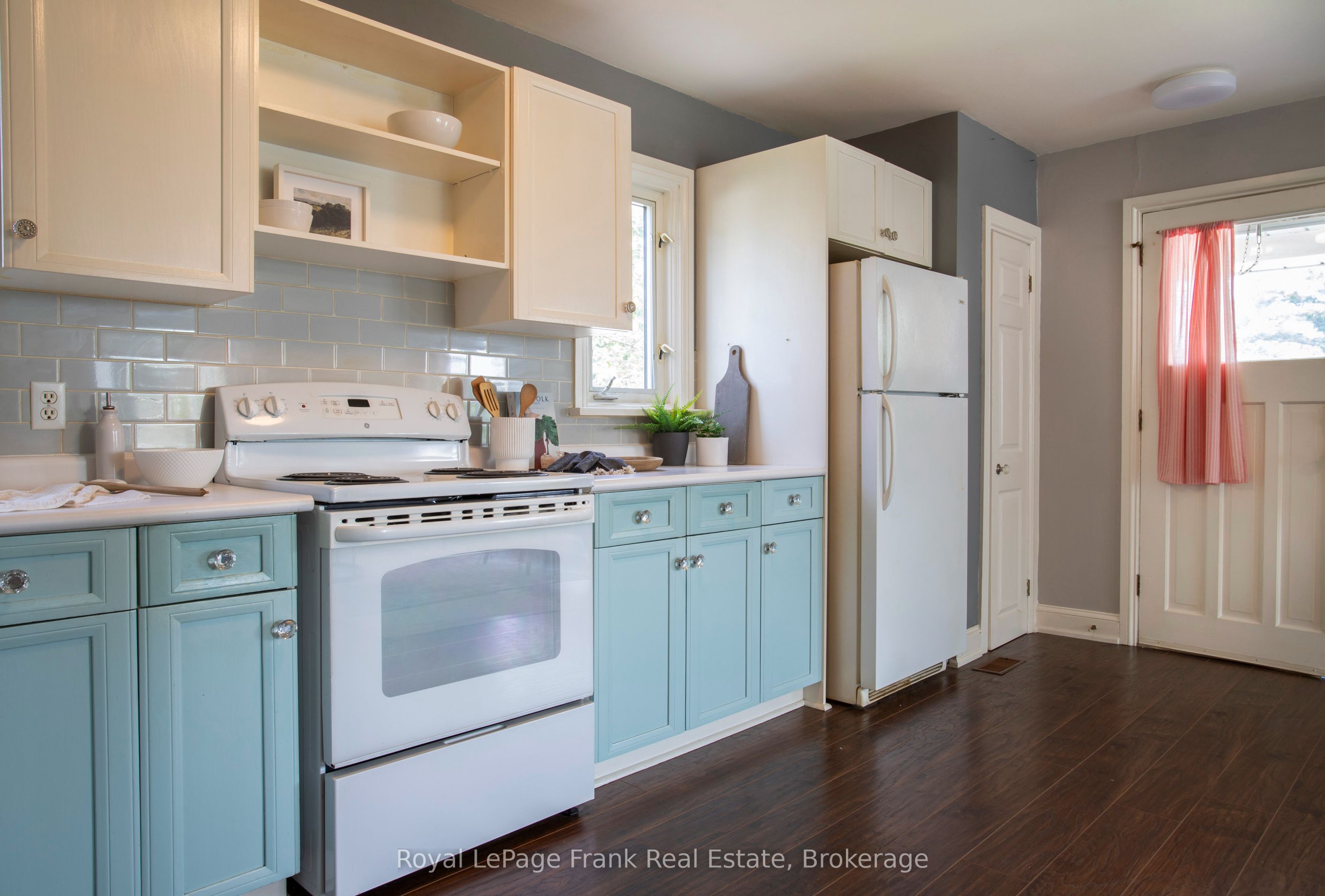 100 Admiral Road Property Photo 11