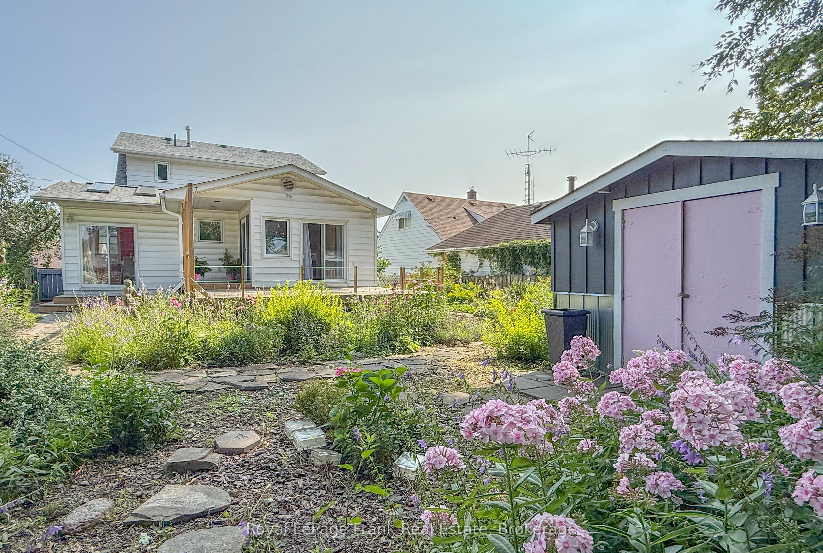 100 Admiral Road Property Photo 35
