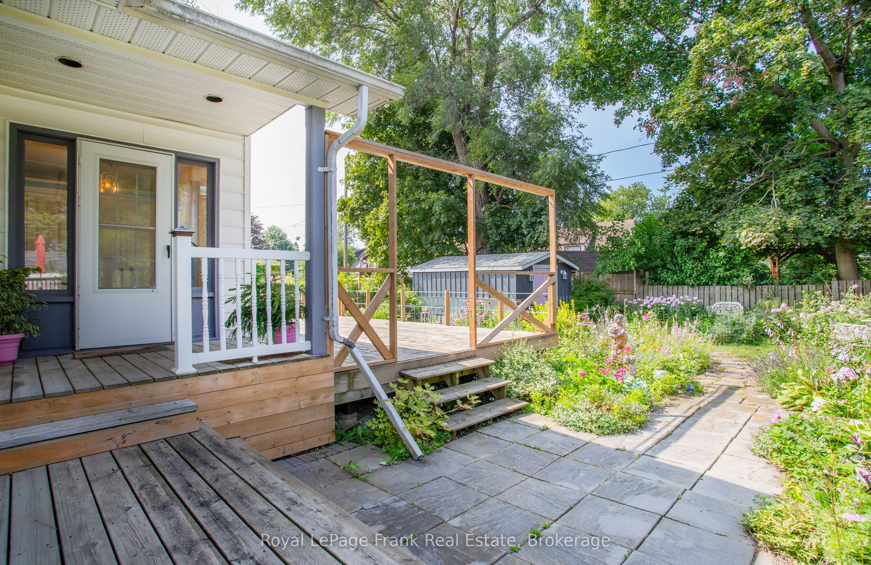 100 Admiral Road Property Photo 38