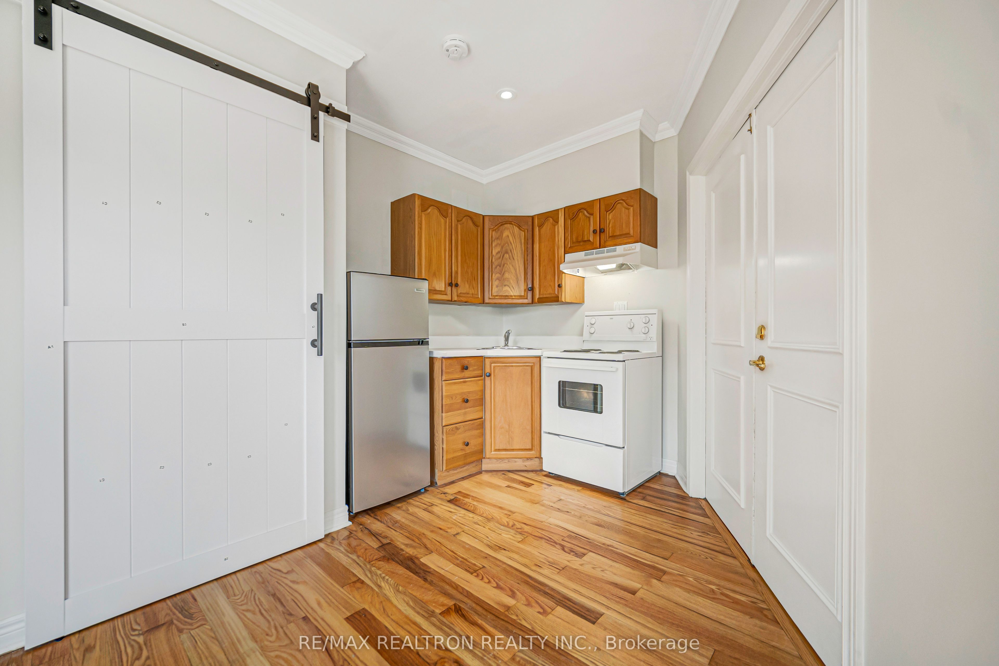 454 Donlands Avenue Property Photo 6