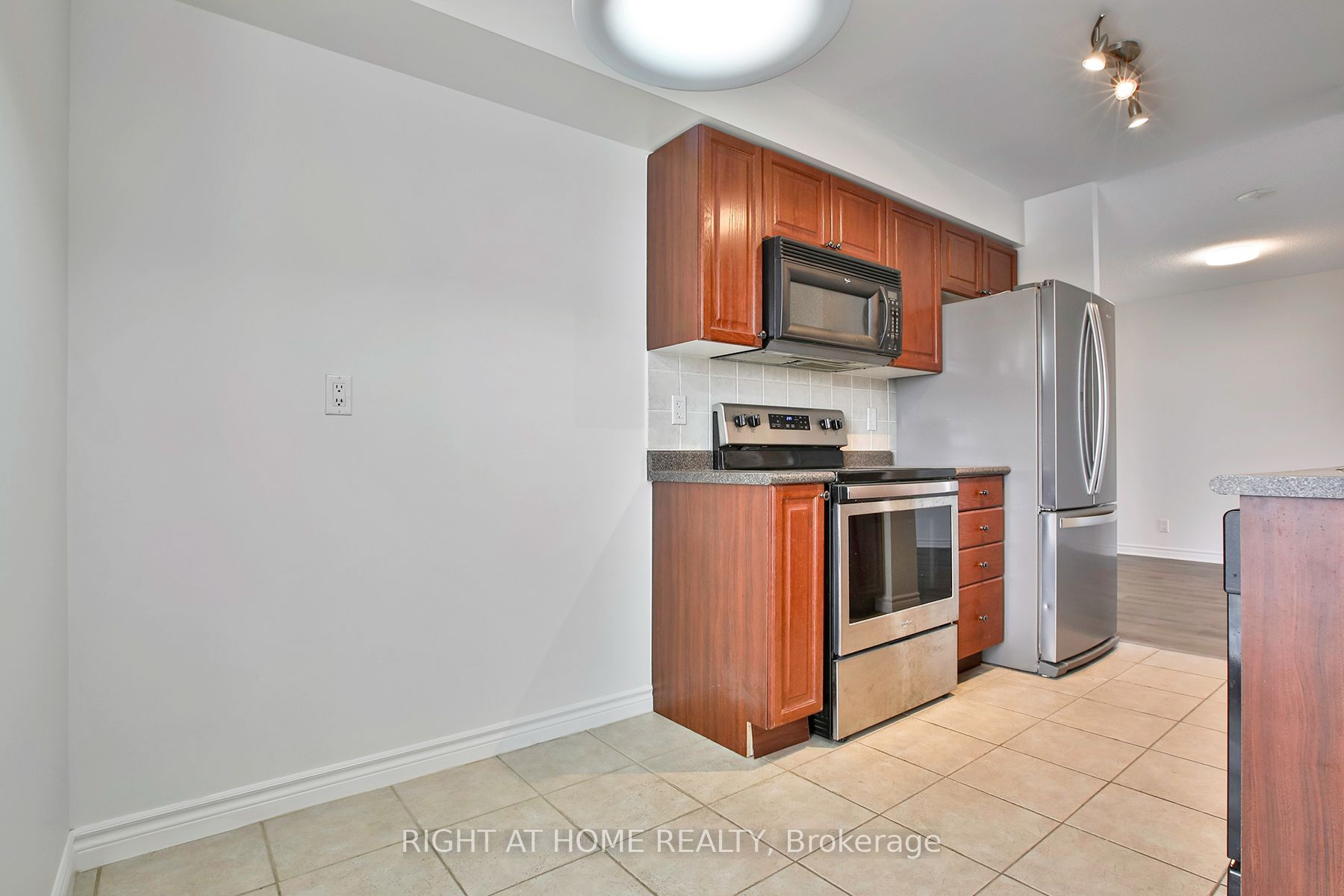 18 Mondeo Drive 626 Property Photo 10