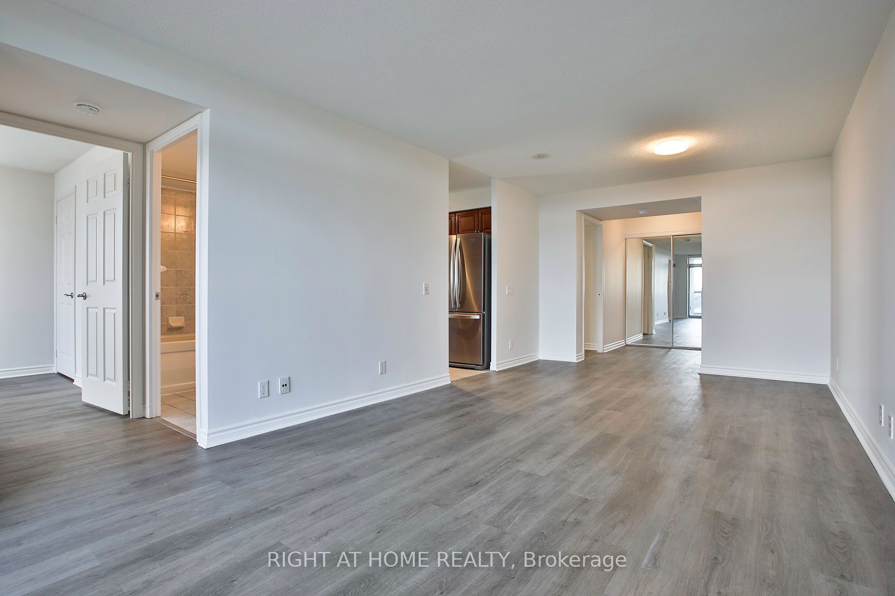 18 Mondeo Drive 626 Property Photo 11