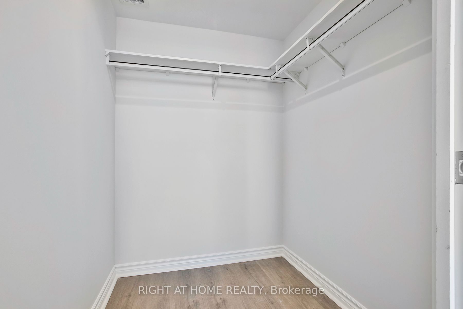18 Mondeo Drive 626 Property Photo 17