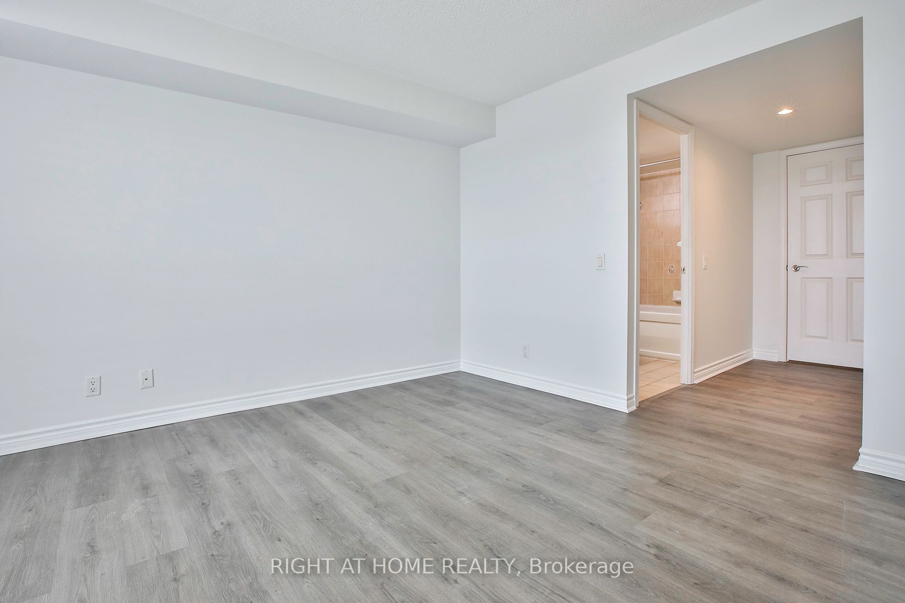 18 Mondeo Drive 626 Property Photo 18